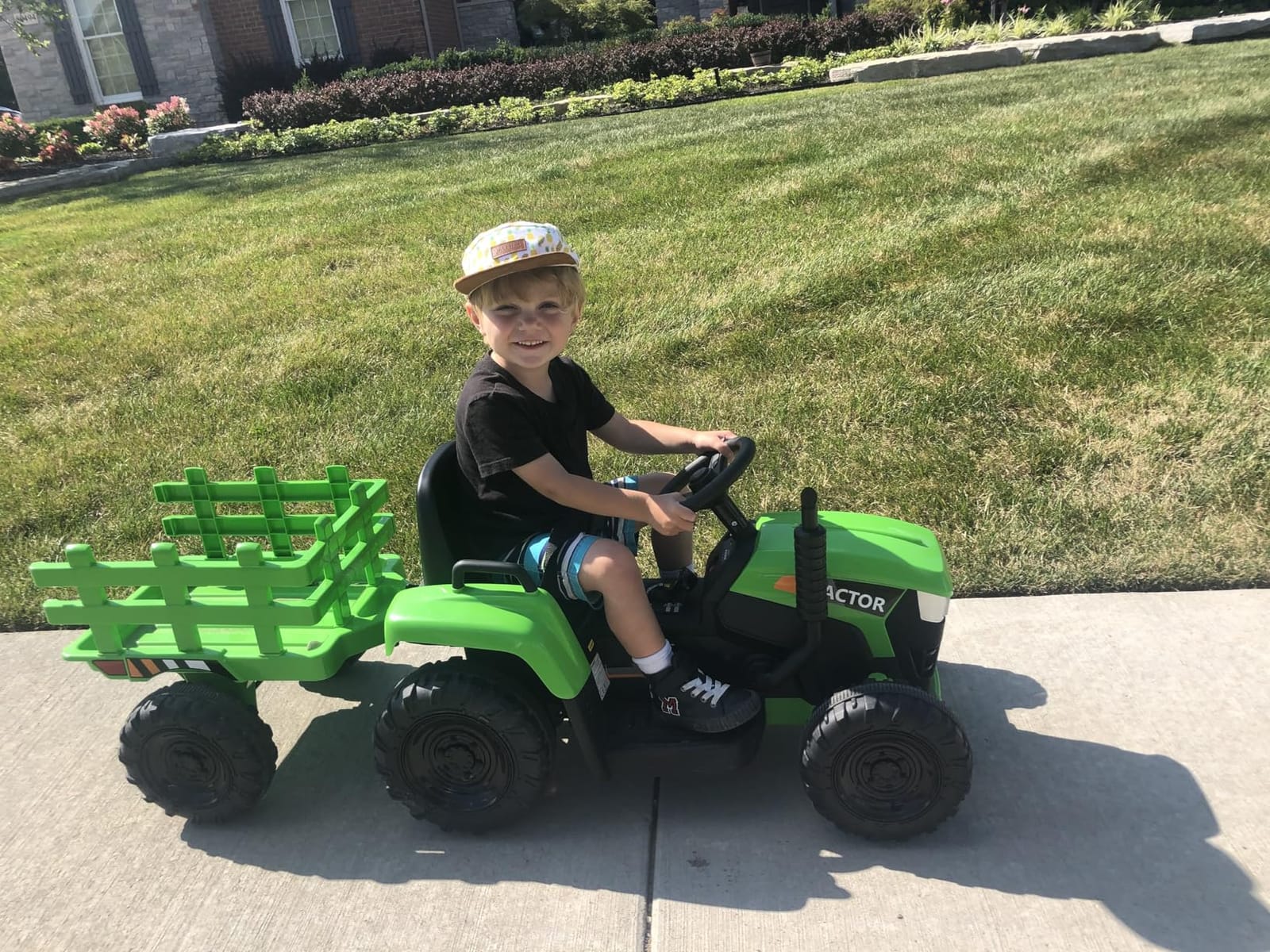 TOBBI 12V Kids Electric Tractor with Trailer, Toddlers Ride On Car to Drive customer photo 2