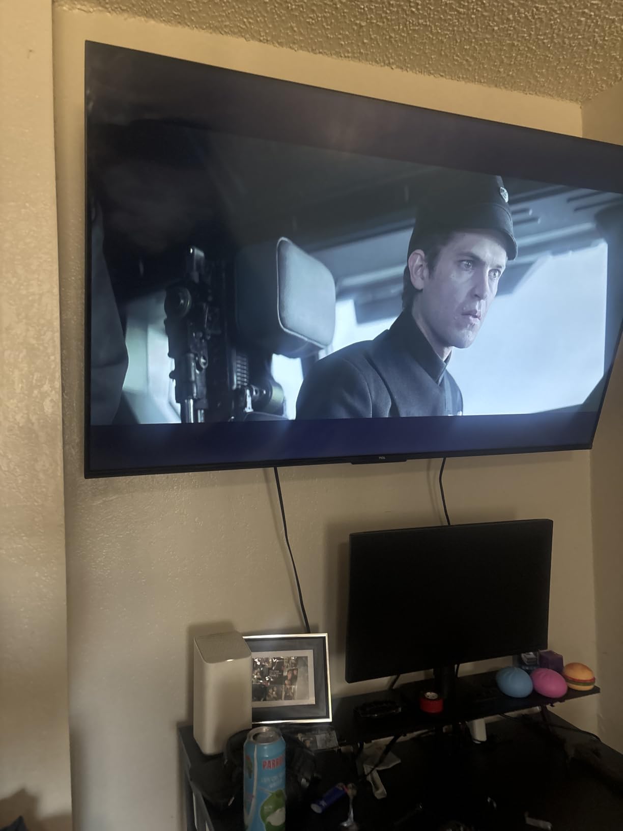 Mounting Dream Long Arm TV Wall Mount Full Motion TV Mount for 42-94