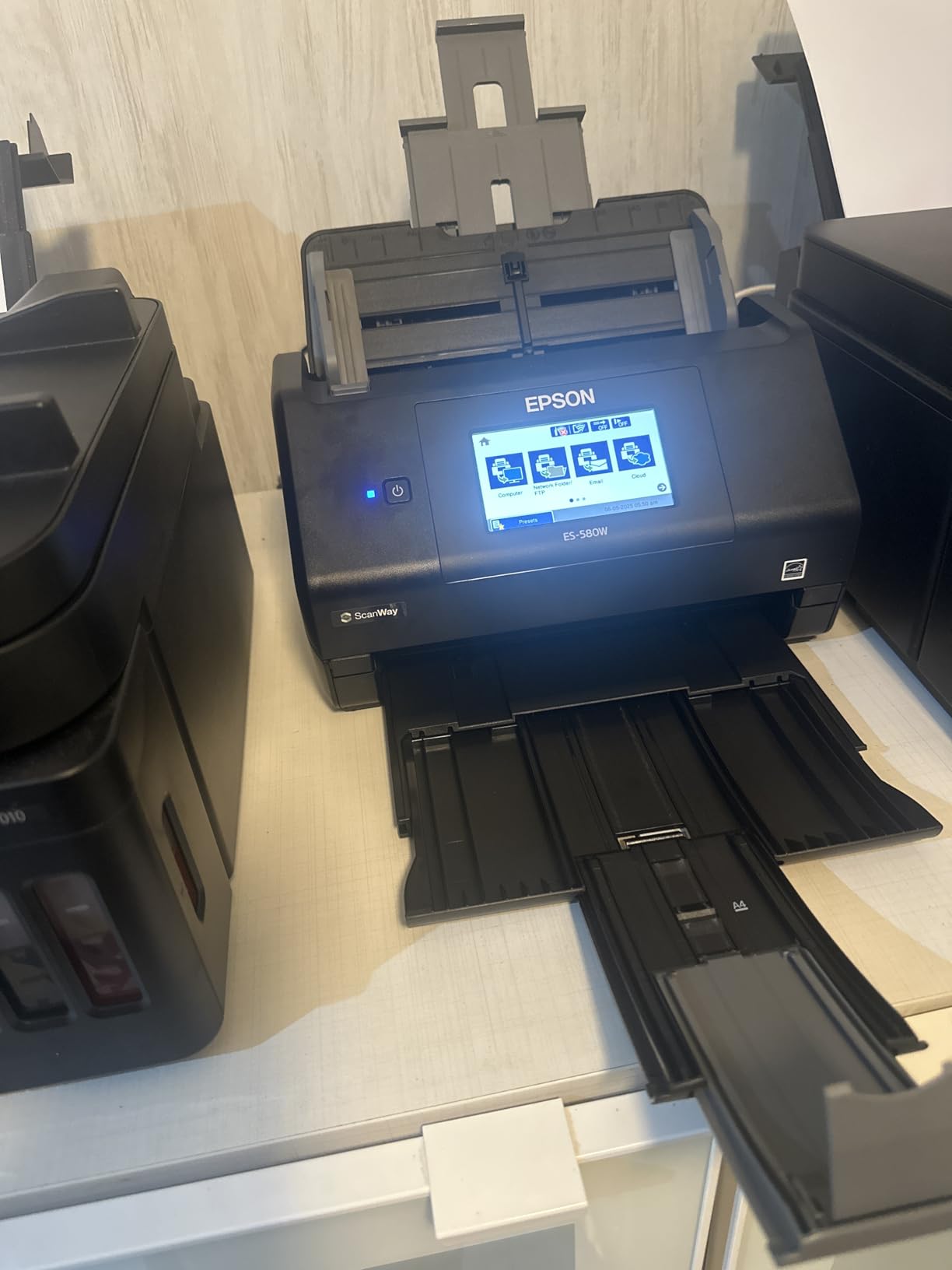 Epson Workforce ES-580W Wireless Color Duplex Desktop Document Scanner customer photo 2