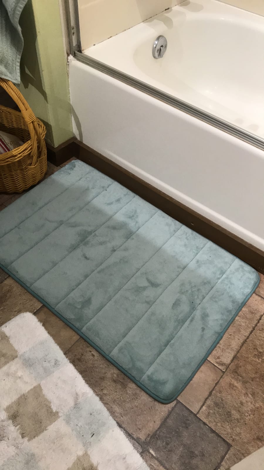 ROSMARUS Memory Foam Bath Mat 17x24, Pink, Water Absorbent, Ultra Soft, Non Slip, Thick Foam, Bathroom Rugs, Machine Washable customer photo 1