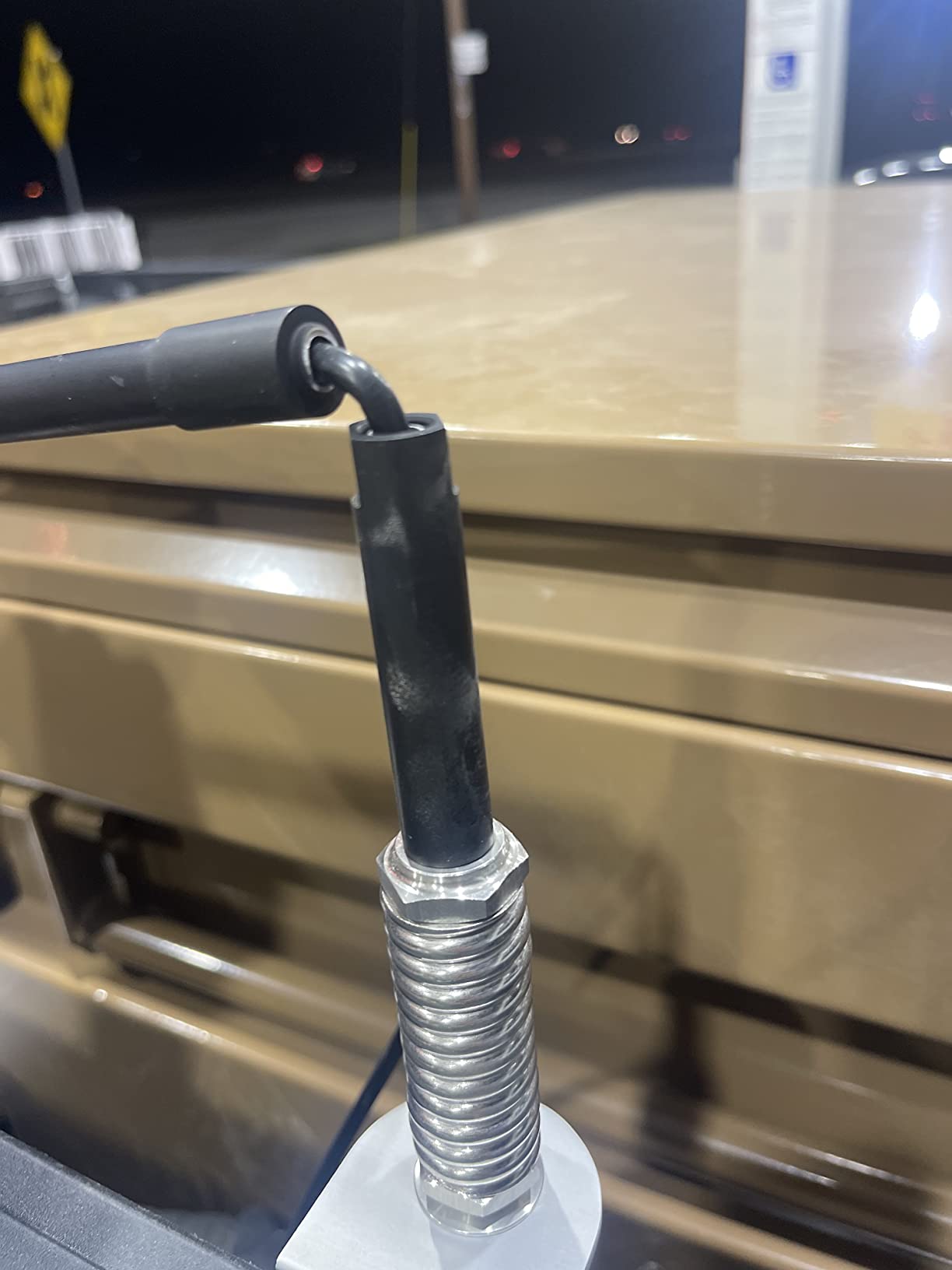 weBoost Drive Reach OTR - Cell Phone Signal Booster for Trucks and SUVs | Boosts 5G & 4G LTE for All U.S. Carriers - Verizon, AT&T, T-Mobile & more | Made in the U.S. | FCC Approved (model 477154) customer photo 2