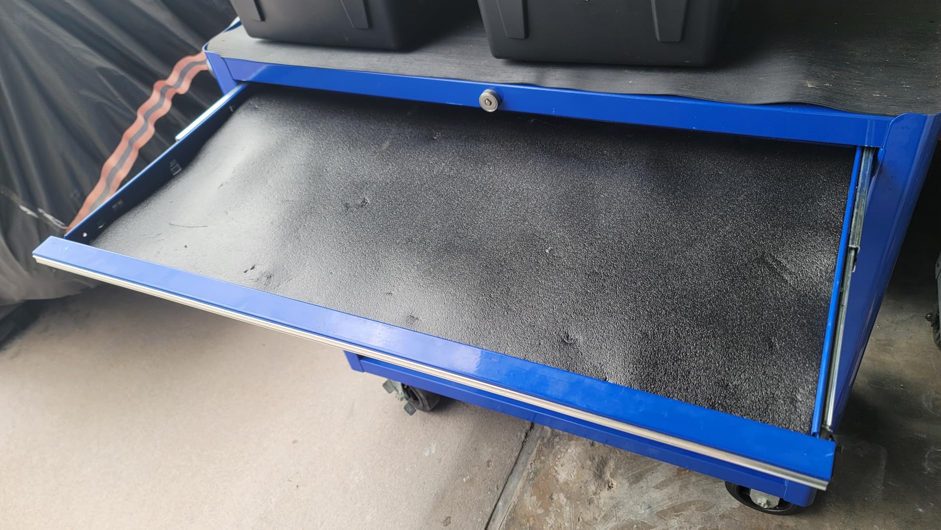 CASOMAN Professional Grade High Grip Tool Box Liner, Drawer Liner, and Shelf Liner, Blue, 16 inch (Wide) x 16 feet (Long), Adjustable Thick Cabinet Liners customer photo 1