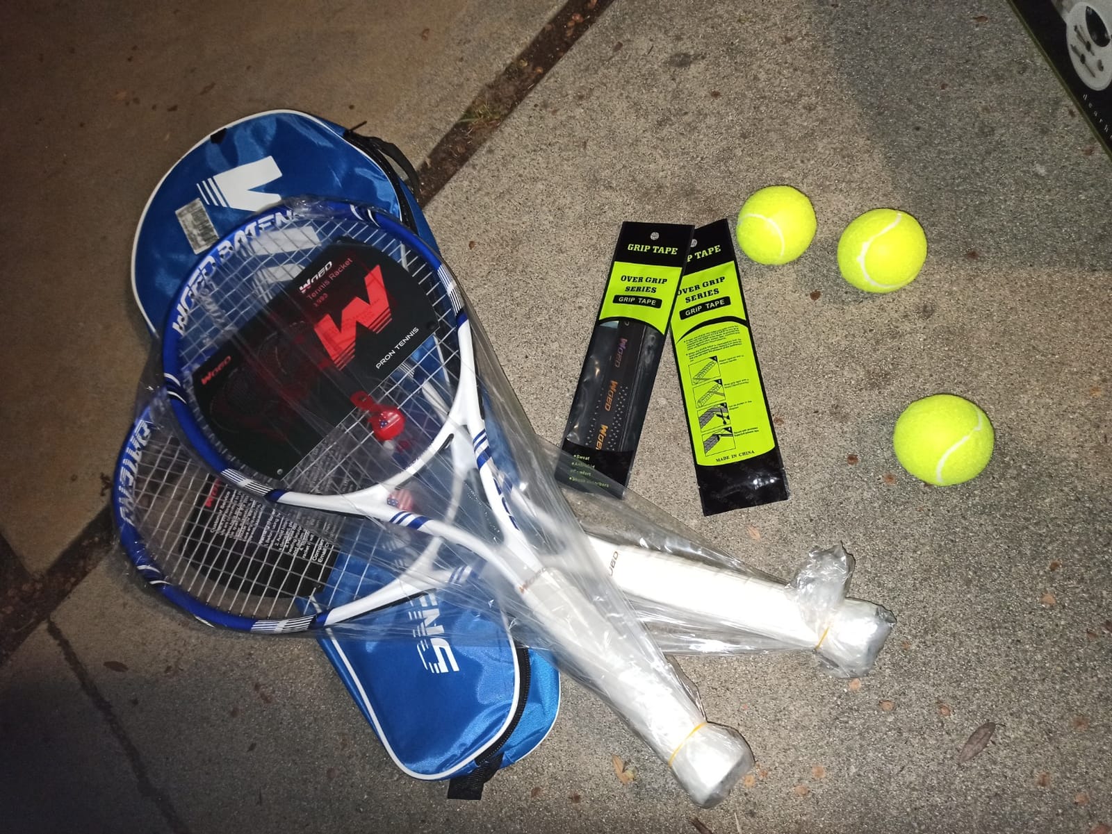 Pro Tennis Racket for Adults, 2 Player 27 inch Speed Tennis Racquet Acceptable for Beginner and Professional with 3 Tennis Balls, 2 Vibration Dampes, 2 Overgrips, Tennis Bag customer photo 2