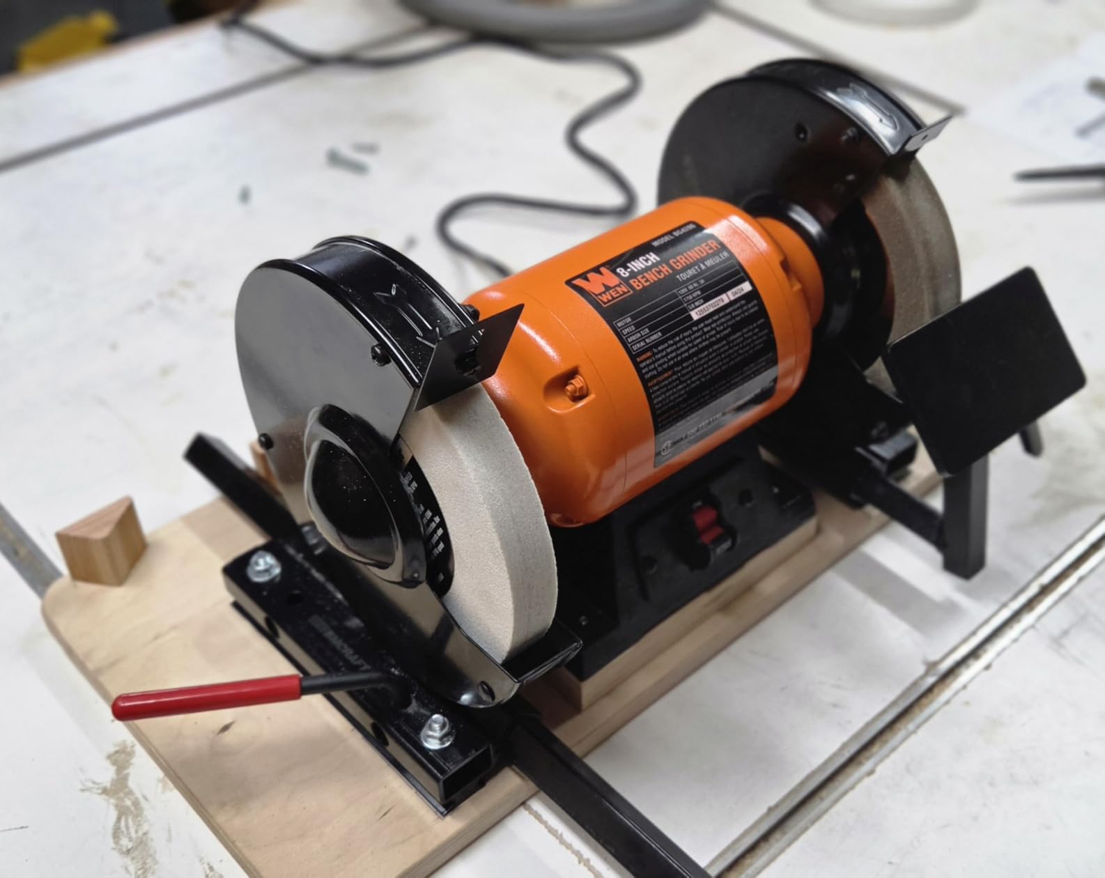 WEN BG4286 3-Amp 8-Inch Slow Speed Bench Grinder, Orange,black customer photo 2