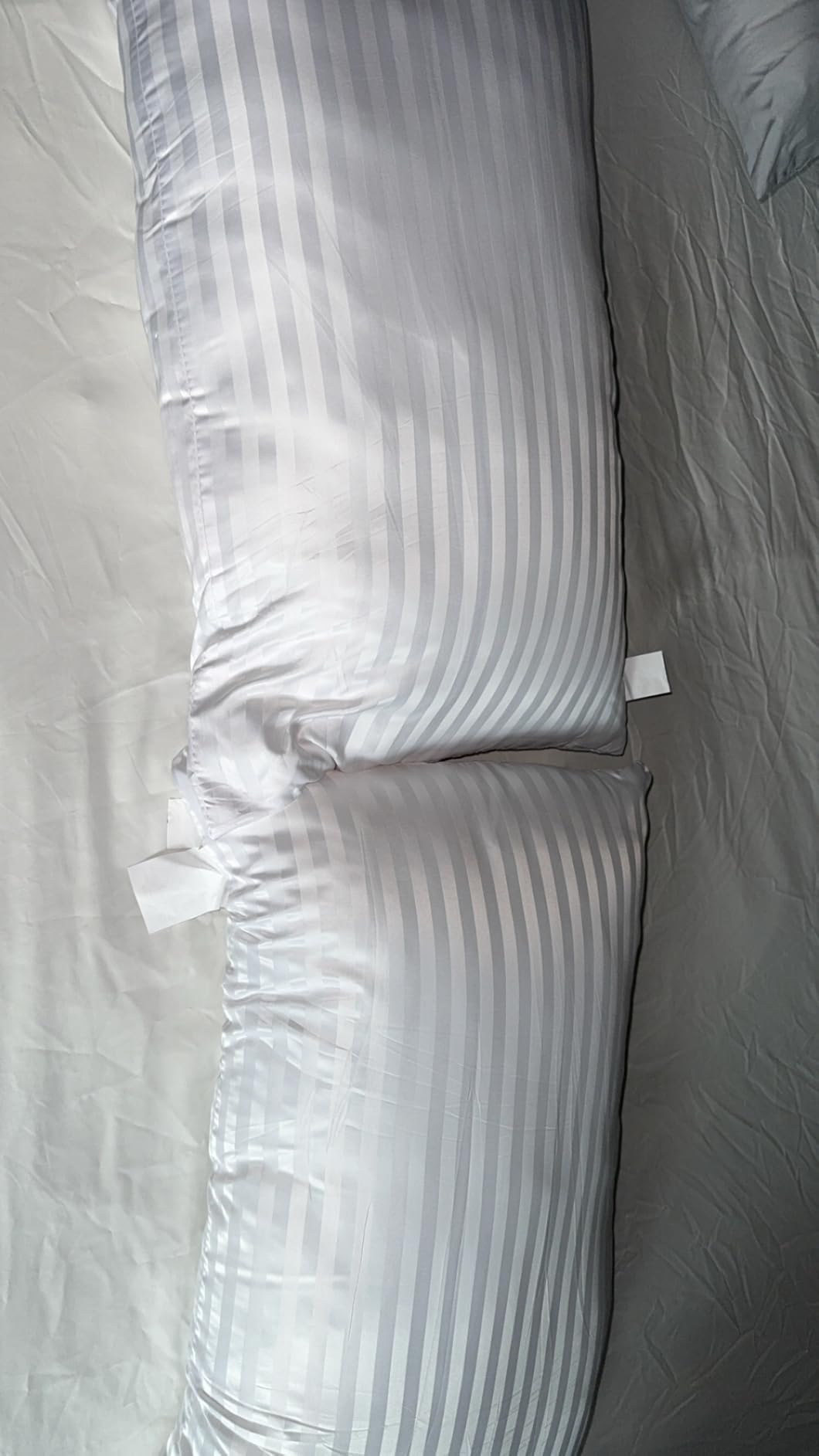 EIUE Hotel Collection Bed Pillows for Sleeping 2 Pack Queen Size, Pillows for Side and Back Sleepers, Super Soft Down Alternative Microfiber Filled Pillows, 20 x 30 Inches customer photo 1