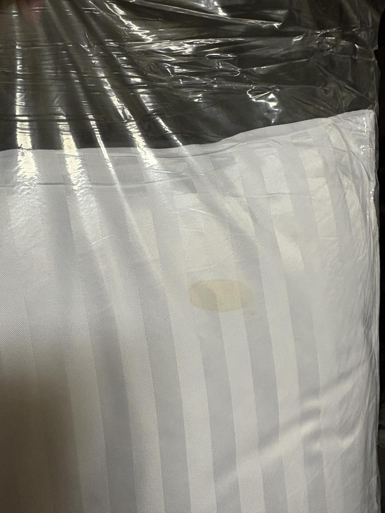 EIUE Hotel Collection Bed Pillows for Sleeping 2 Pack Queen Size, Pillows for Side and Back Sleepers, Super Soft Down Alternative Microfiber Filled Pillows, 20 x 30 Inches customer photo 2