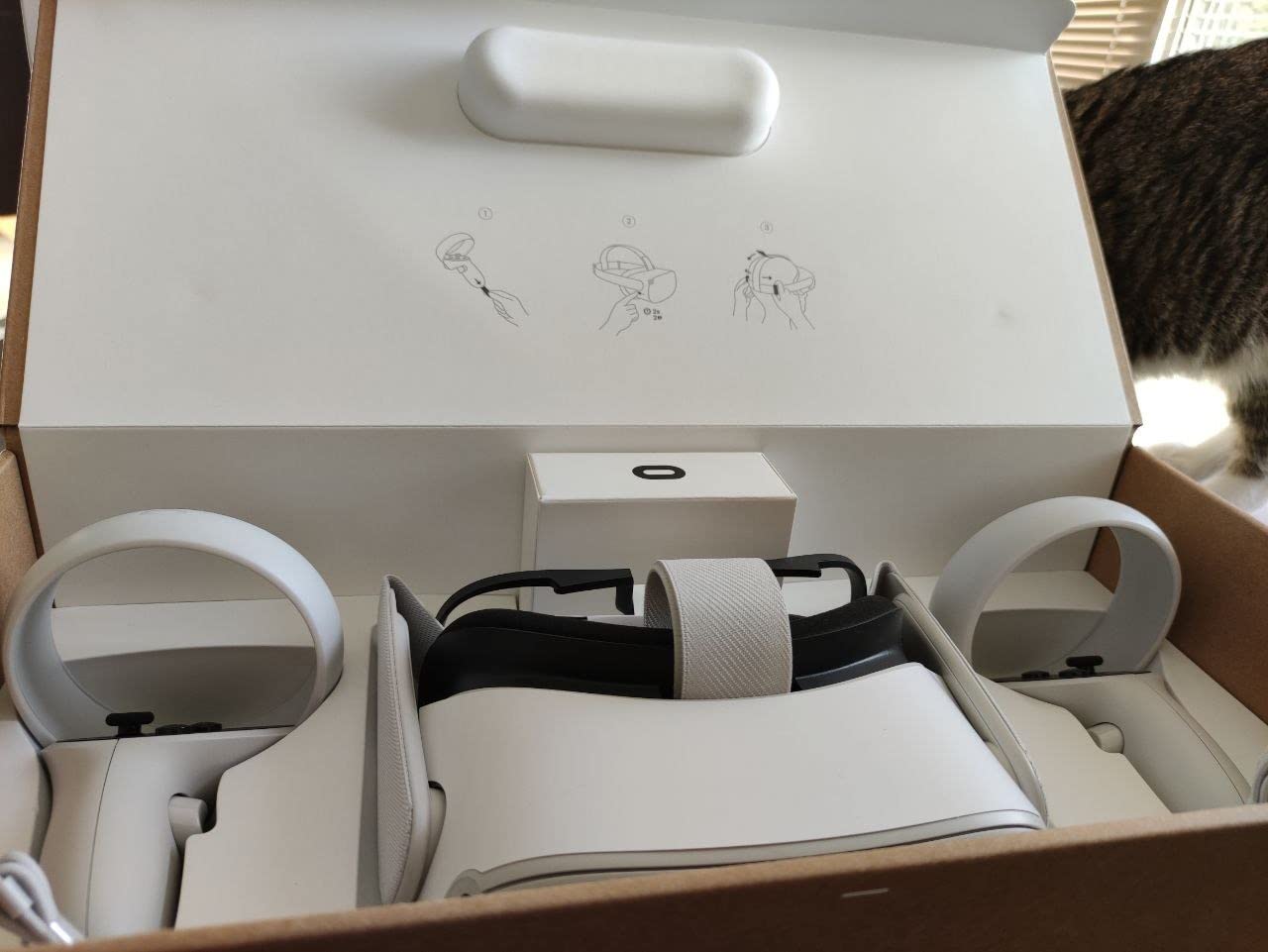 Meta Quest 2 — Advanced All-In-One Virtual Reality Headset — 128 GB customer photo 1