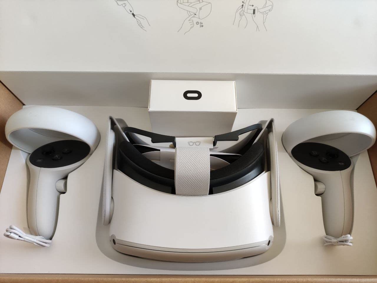 Meta Quest 2 — Advanced All-In-One Virtual Reality Headset — 128 GB customer photo 2