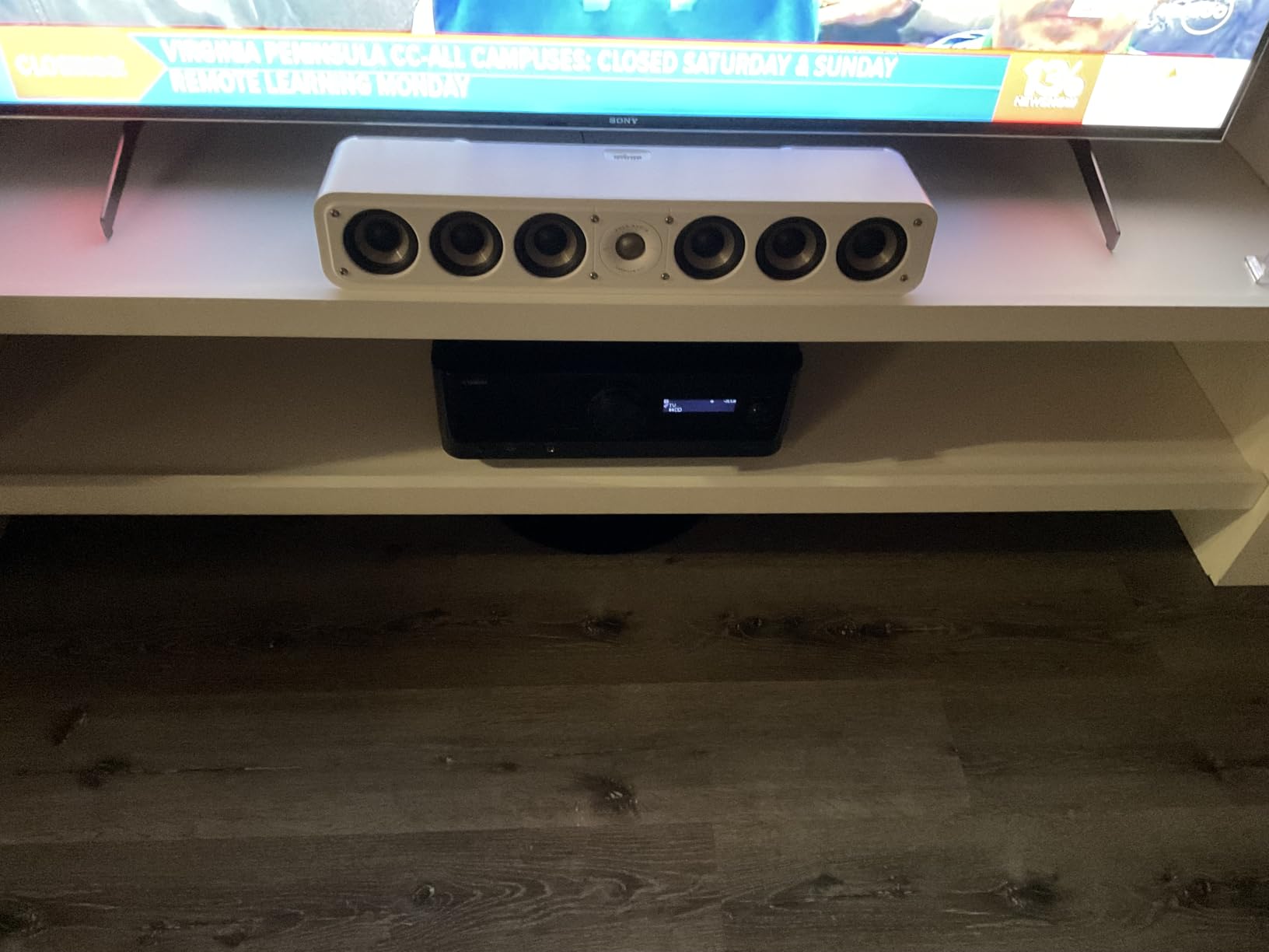 Polk Audio Signature Elite ES35 Slim Center Channel Speaker, Stunning Black customer photo 2