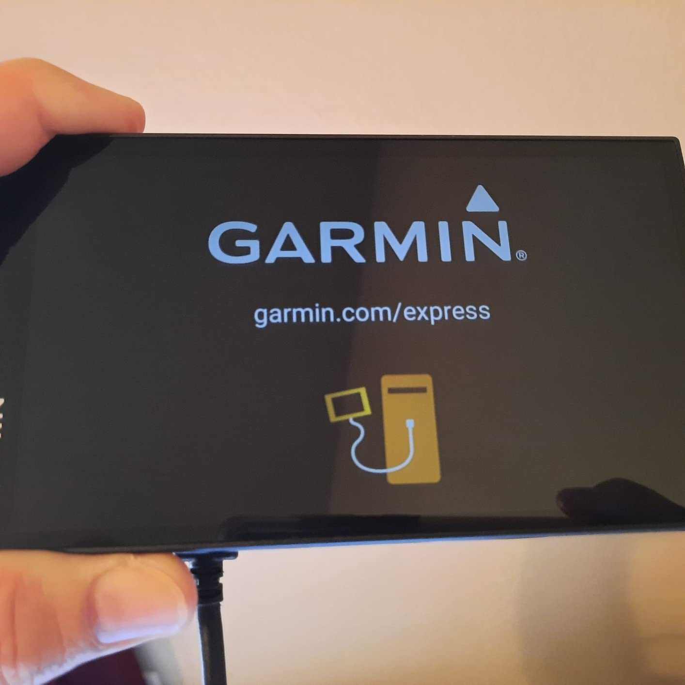 Garmin DriveSmart 86, 8-inch Car GPS Navigator with Bright, Crisp High-Resolution Maps and Garmin Voice Assist customer photo 2