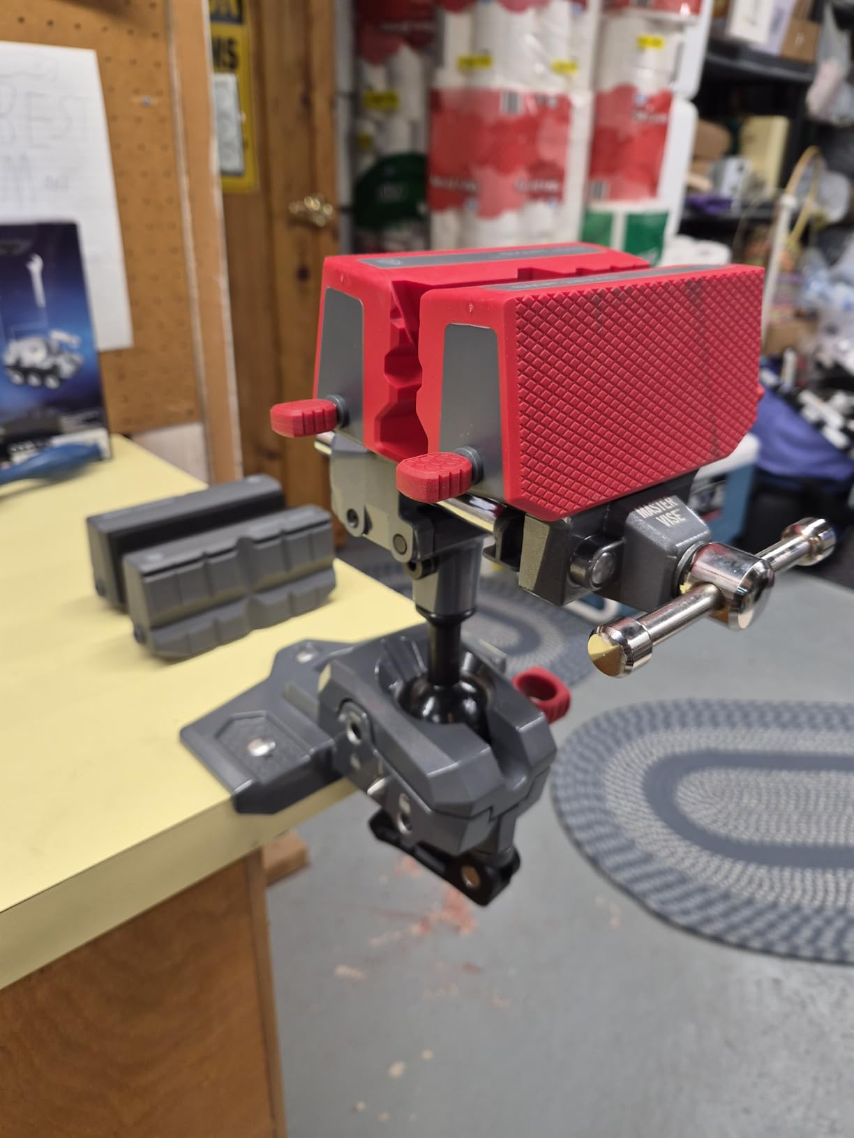 Real Avid Vise - 360° Swiveling Bench Vise for Optimal Positioning, Versatile Applications, 5