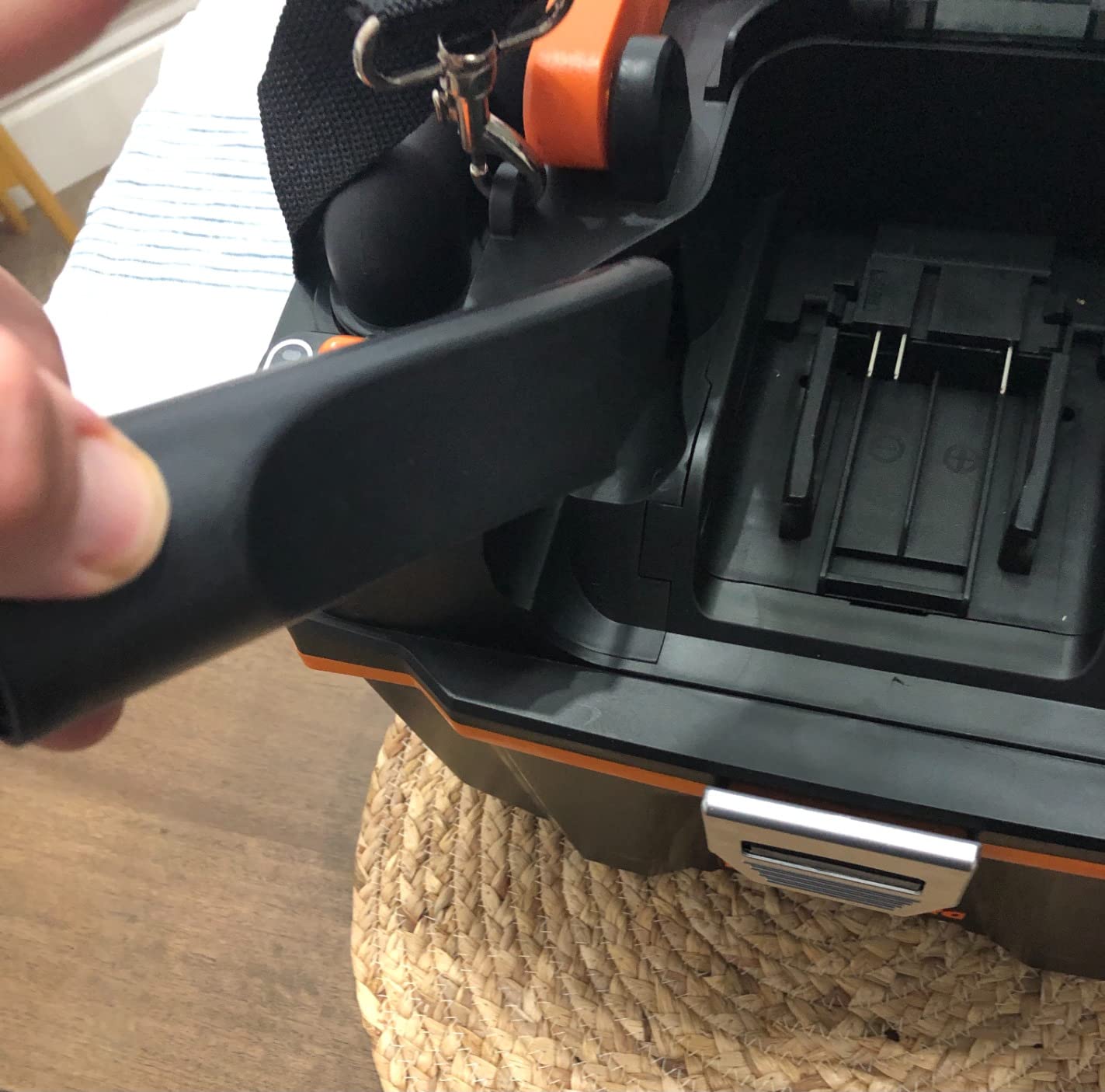 WORX Cordless Wet/Dry Vacuum, 20V 2.1 Gal, WX031L customer photo 1