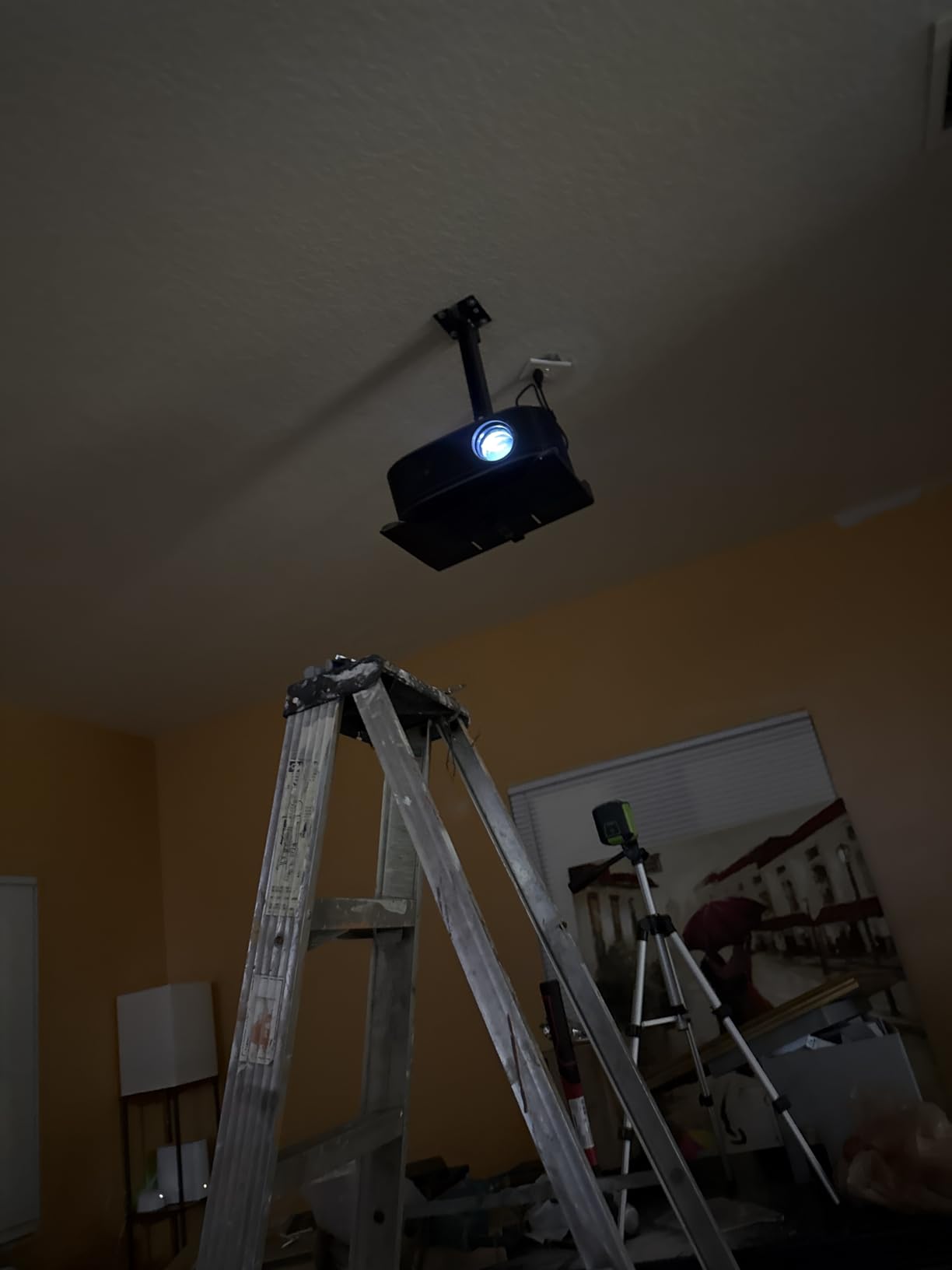 WALI Universal 3-in-1 Projector Ceiling Wall Mount for LCD/DLP Projectors customer photo 1