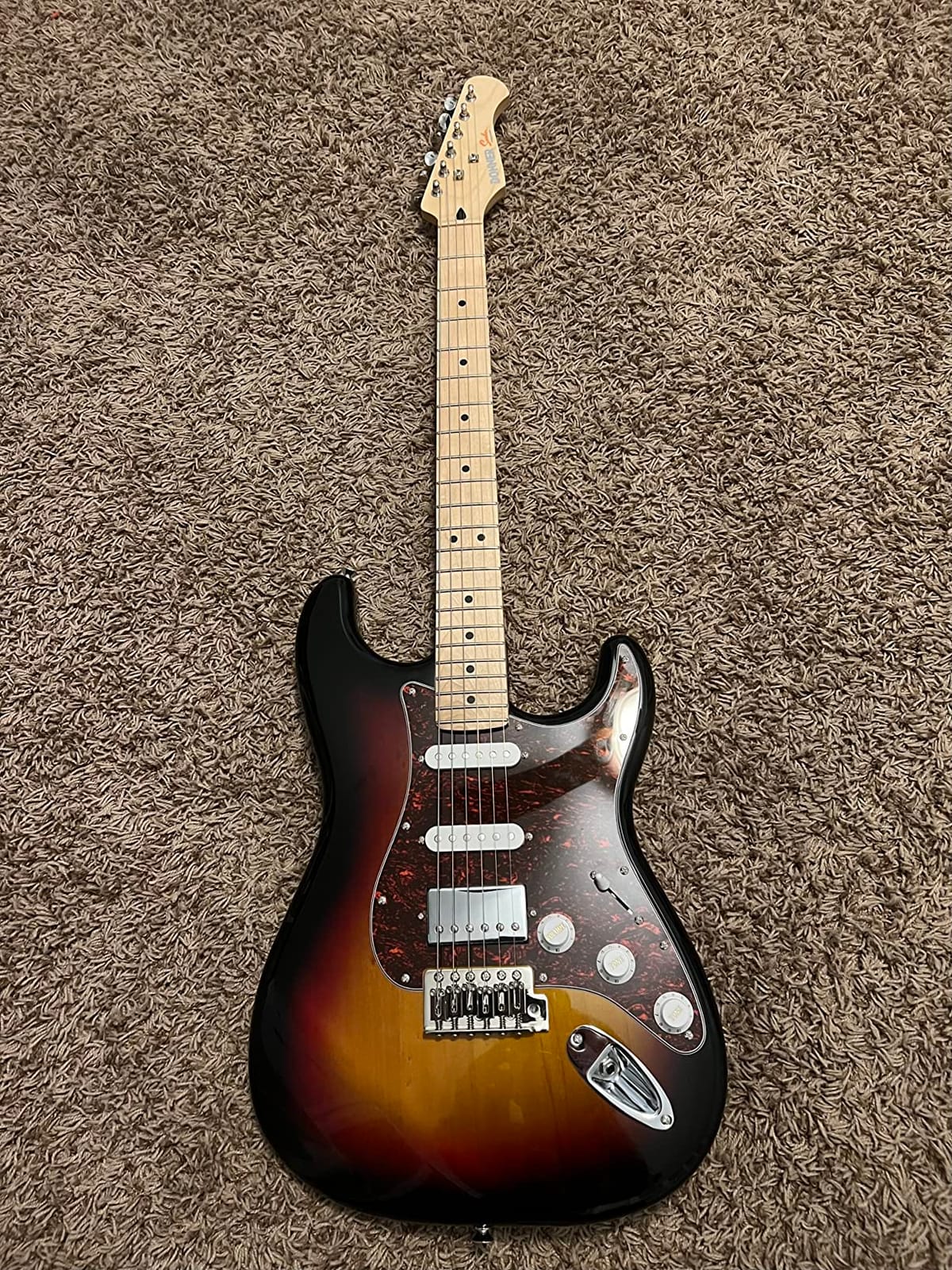 Donner DST-152B Electric Guitar Starter to Intermediate Kit, HSS Coil Split customer photo 1