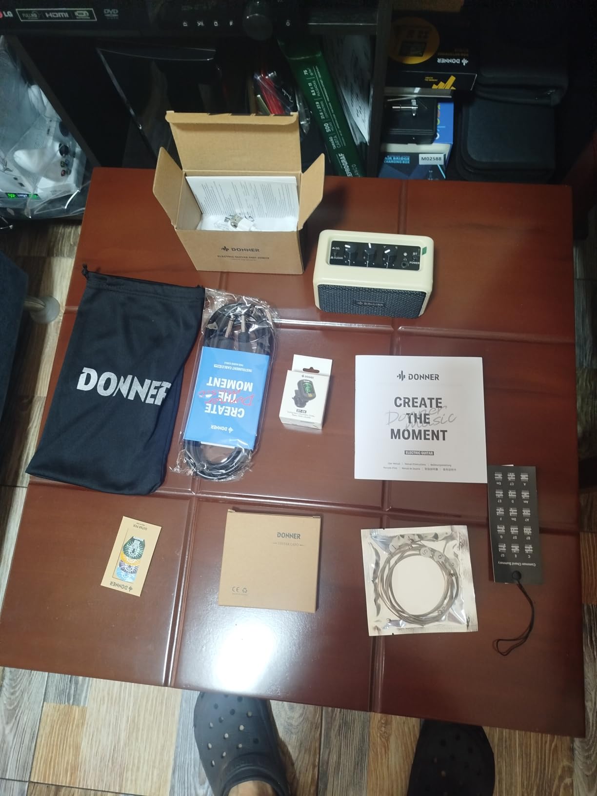 Donner DST-152B Electric Guitar Starter to Intermediate Kit, HSS Coil Split customer photo 2