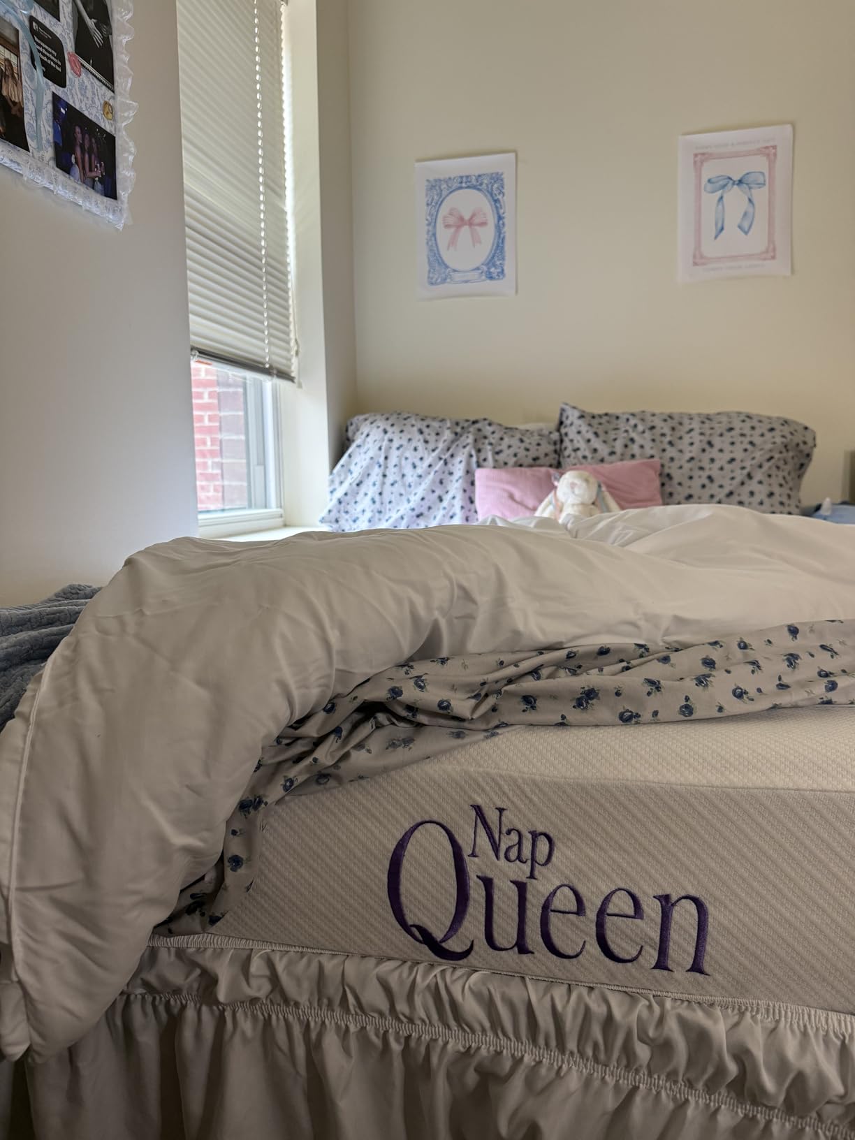 NapQueen 8 Inch Queen Size Mattress, Bamboo Charcoal Memory Foam Mattress, Bed in a Box, White customer photo 1