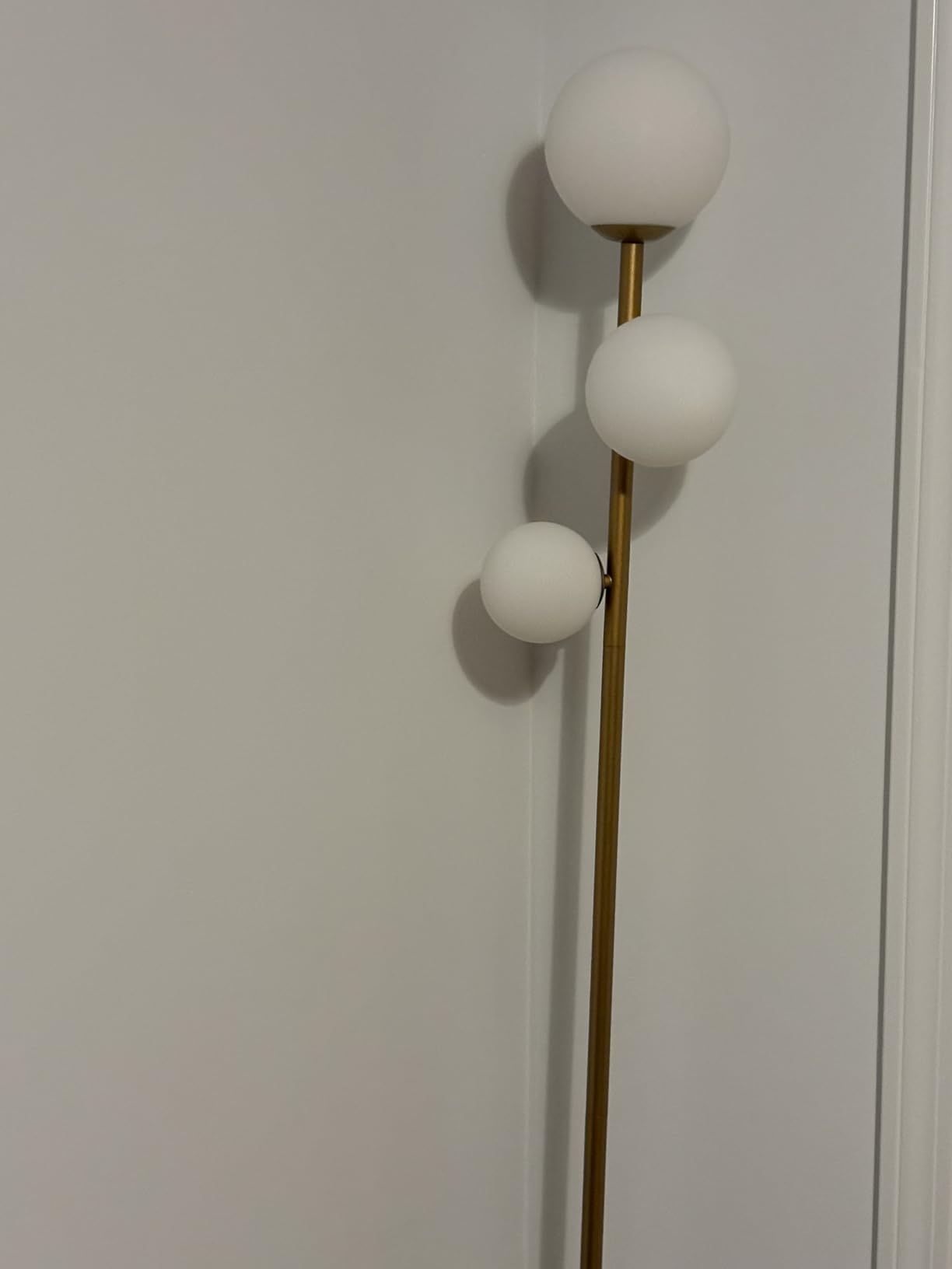 Fiqevs 3 Globe Floor Lamp Mid Century Modern, Gold Standing Lamp with Frosted Glass Shade & LED Bulbs, Tall Pole Light with Foot Switch for Living Room Bedroom Office - Antique Brass customer photo 1