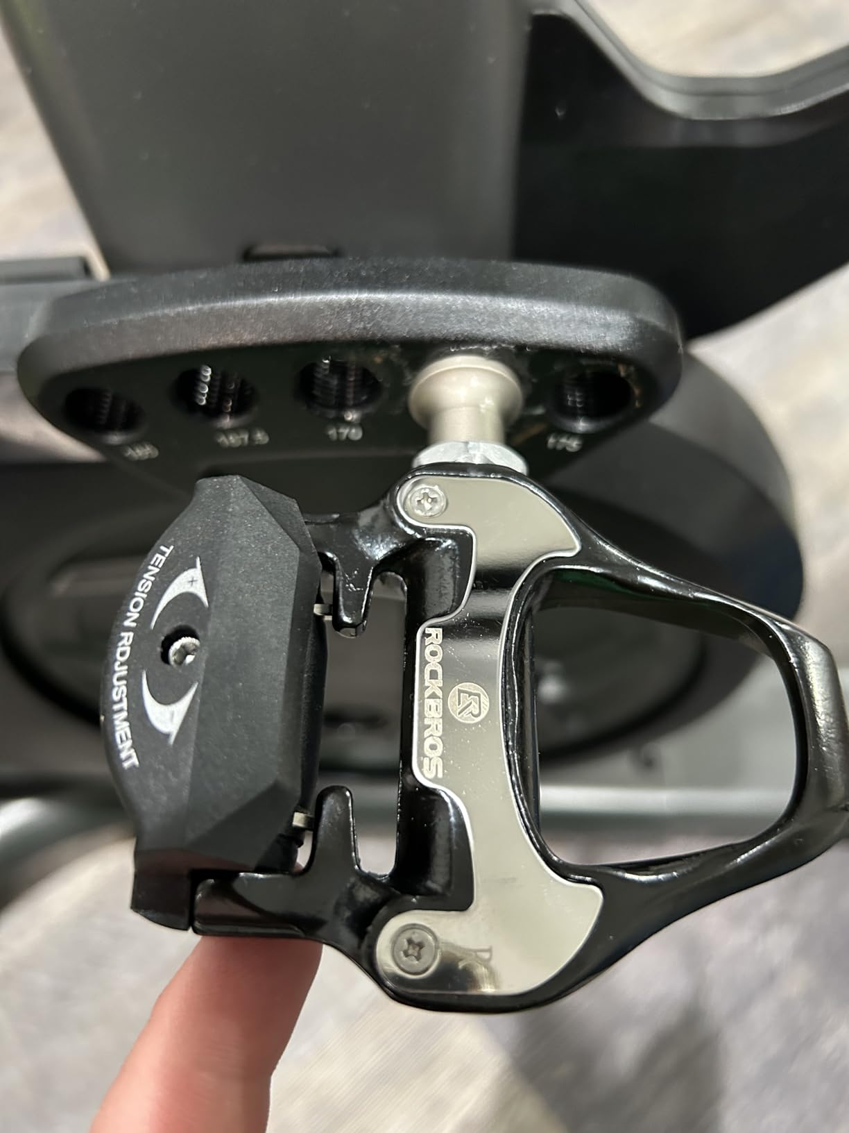 ROCKBROS Road Bike Pedals Lightweight Clipless Bicycle Pedals with Cleats Set Compatible with SPD-SL System customer photo 2