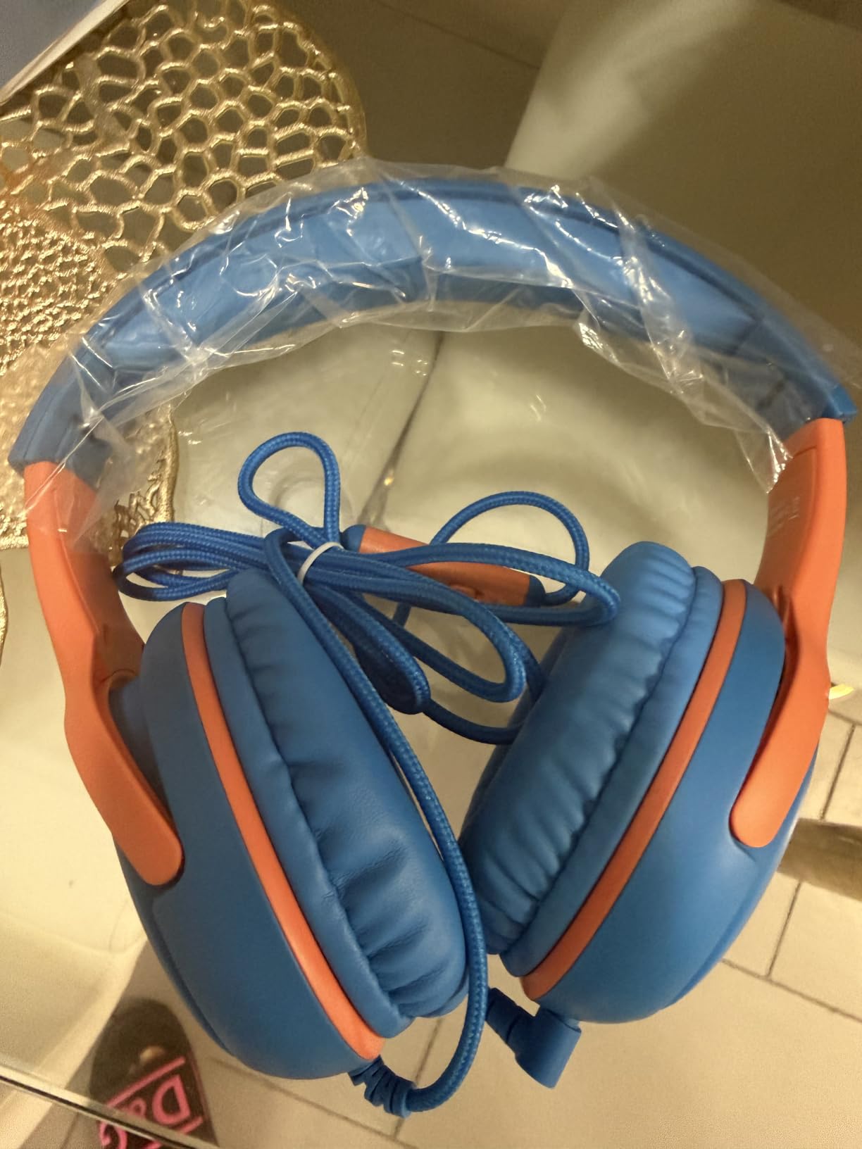 awatrue AT2 Kids Headphones for School with Mic, 85/94dB Safe Volume Limit customer photo 1