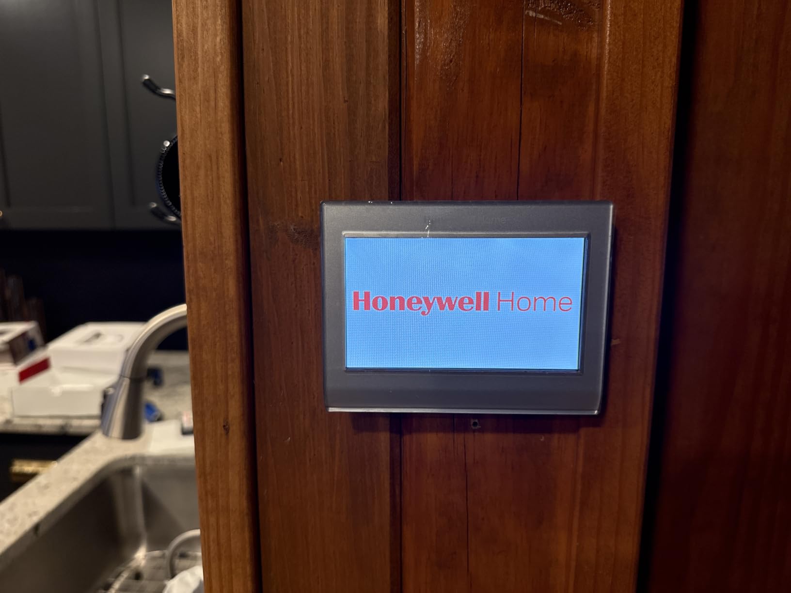 Honeywell Home RTH9600WF Smart Color Thermostat ENERGY STAR Wi-Fi Programmable Touchscreen Alexa Ready - C-Wire Required customer photo 1