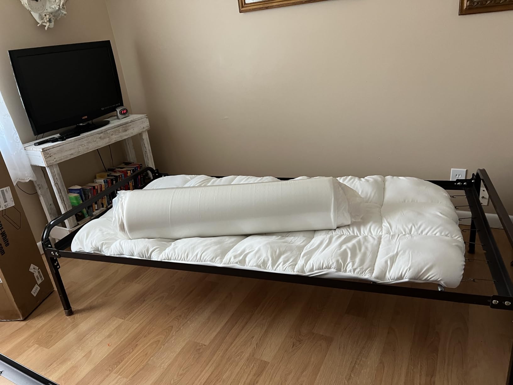 FDW | 6 Inch Queen Mattress | Medium Firm | Gel Memory Foam | White | Dual Construction | Pressure Relief, Cooling Foam, Removable and Washable Cover | Bed in a Box, CertiPUR-US Certified customer photo 1
