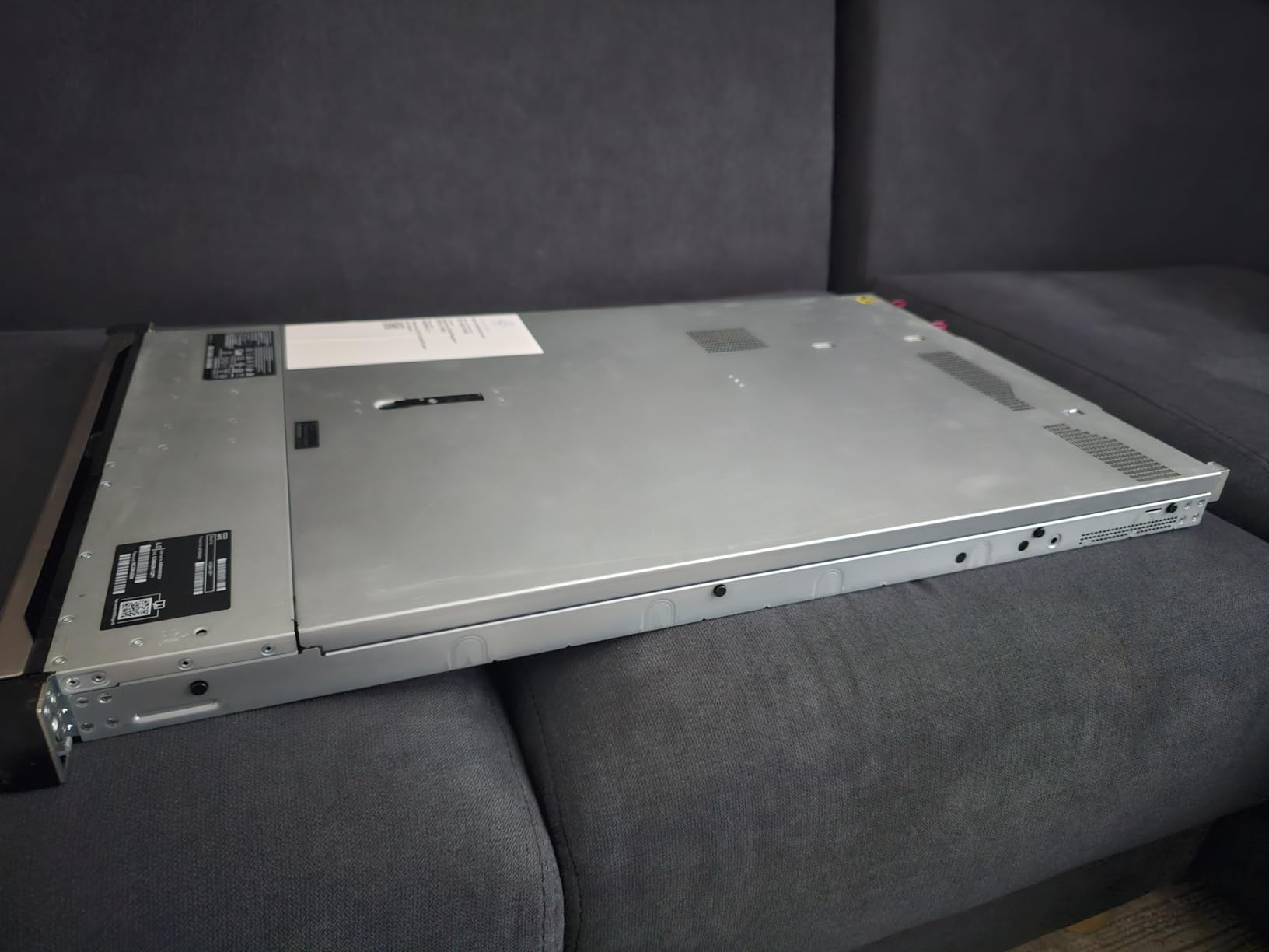 HP ProLiant DL360 Gen 10 Business Server Bundle with 2 x Intel Silver 4210 10 Core CPUs, 256GB RAM, 7.68TB SSDs, RAID, Rail Kit (Renewed) customer photo 1