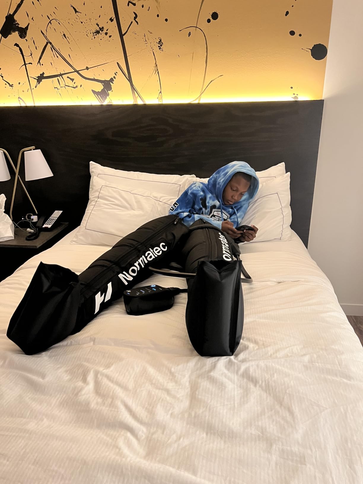 Hyperice Normatec 3 Legs Compression Boots Full Leg Recovery Size Standard customer photo 2