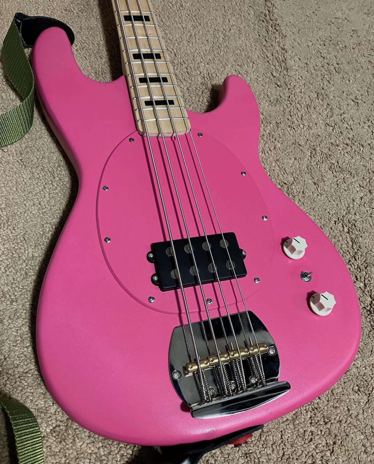 GLARRY GP Series Full Size Electric Bass Guitar 4 String Beginner Kit Canadian Maple Fingerboard with Cable, Strap, Bag and Accessories (White) customer photo 2