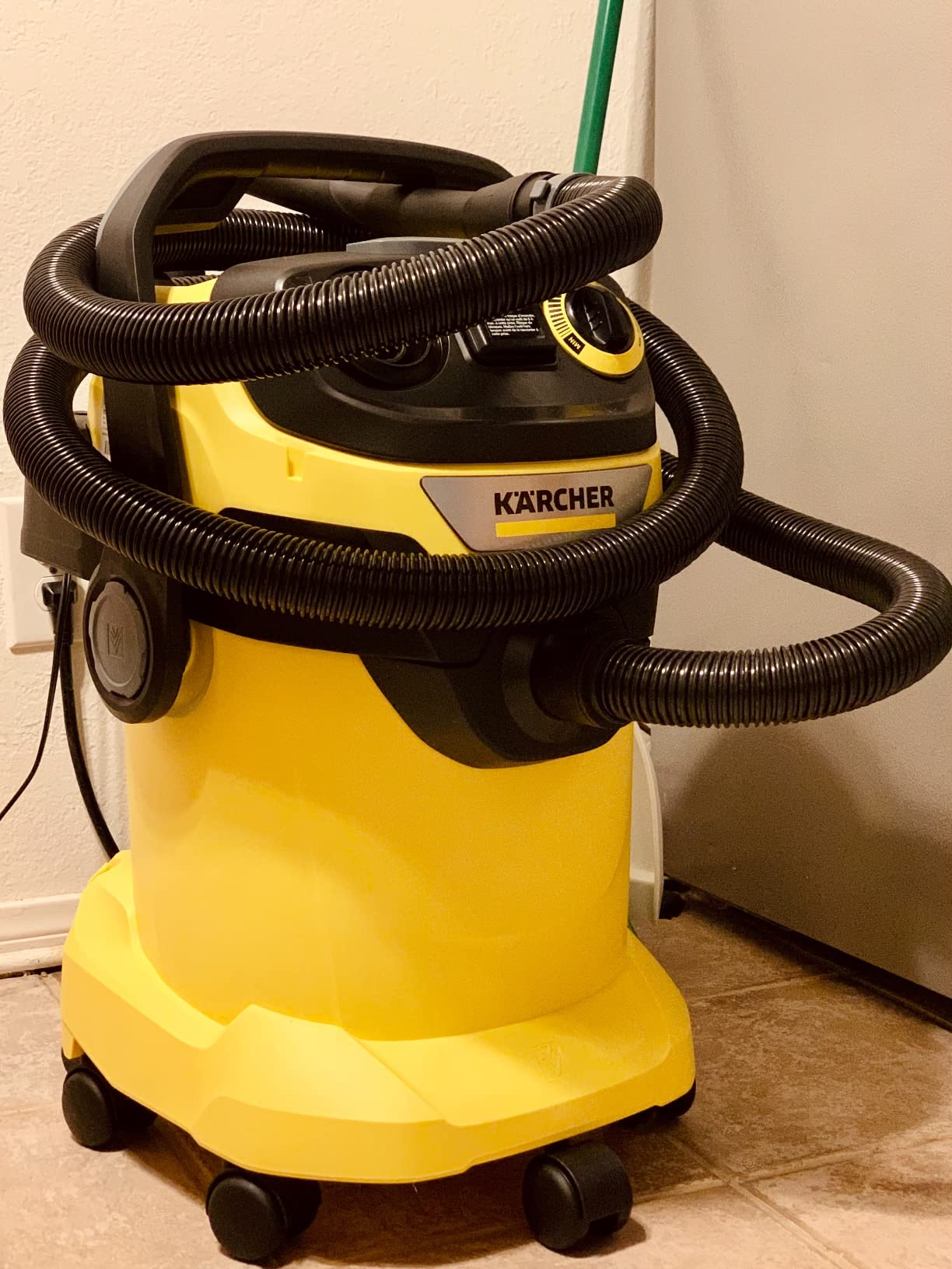 KÄRCHER Shop Vacuum WD 5 P, 6.6 Gal, 6.0 Peak HP, 33 ft Reach, Wet Dry Vacuum Cleaner, Heavy Duty, Blower Function, Crevice Tool, Floor Nozzle, Great for DIY Projects and Workshops customer photo 1