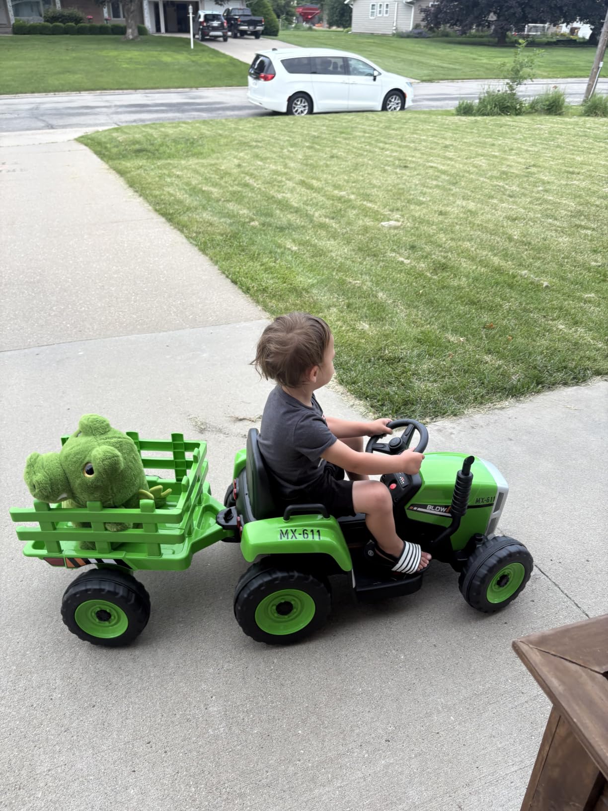 Costzon Ride on Tractor with Detachable Trailer, Kids' Electric Vehicles w/3-Gear-Shift Ground Loader, Wireless Design & USB, 7 LED Headlights, Remote Control Tractor Toy for Kids 3+ (12V, Dark Green) customer photo 1