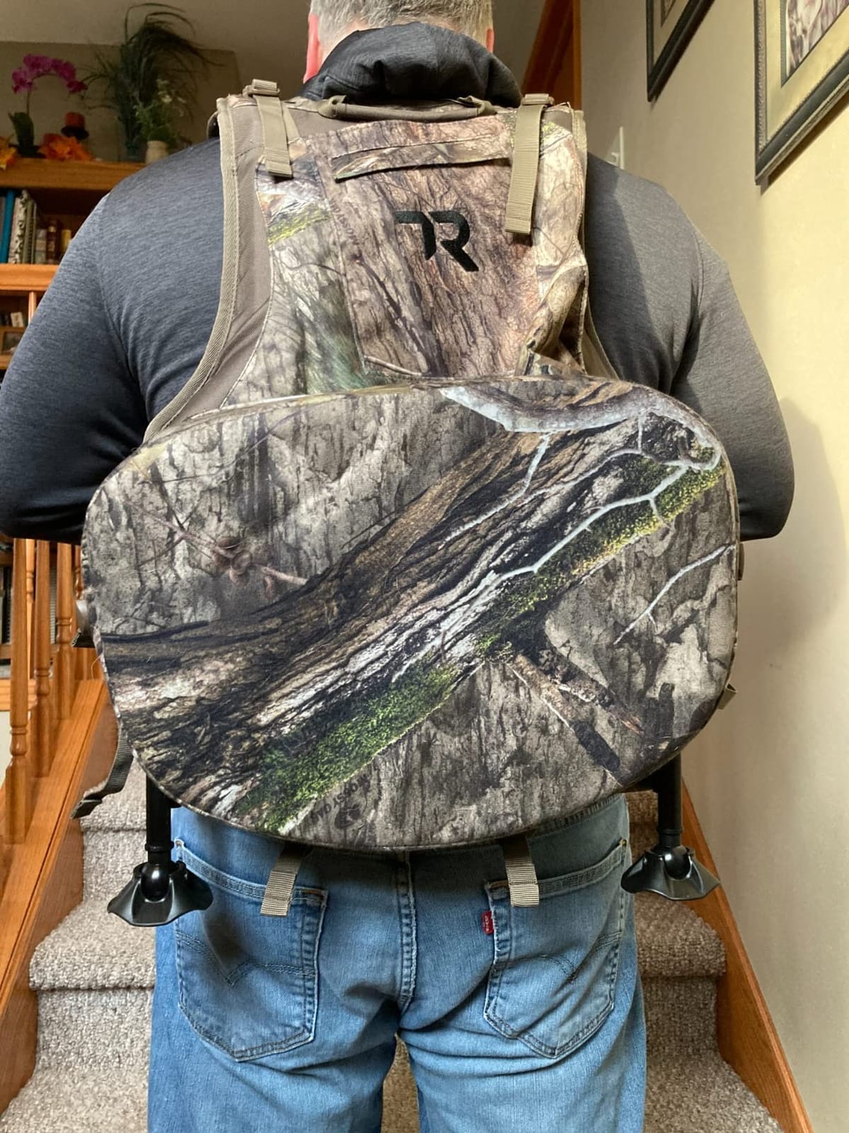TR Turkey Vest for Hunting with Frame and Seat,Camo Hunting Vest with Kickstand,Memory Foam Cushion, Game Pouch & Multi-Pocket Storage Lightweight Adjustable Turkey Hunting Gear for Men Women customer photo 2