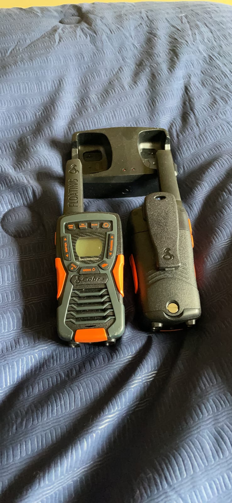Cobra ACXT1035R FLT Waterproof Walkie Talkies, Rechargeable, Floats customer photo 2