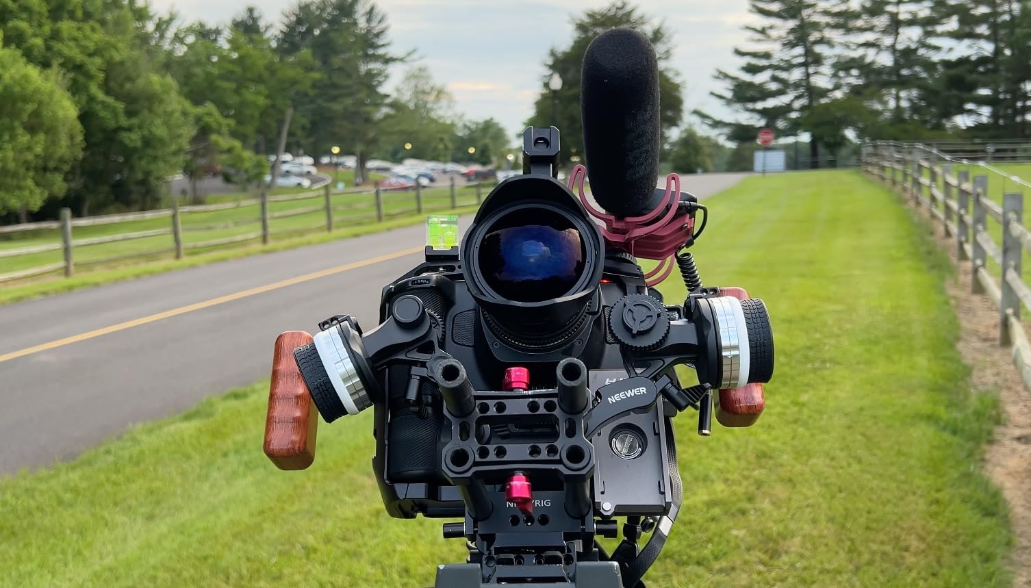 NEEWER Mini Follow Focus with A/B Stops, Lens Gear Ring, 15mm Rod & Rod Clamp for Cinema Camera, DSLR/Mirrorless Camera, Compatible with Lens Diameter Up to 114mm, PG001 (Silver) customer photo 2