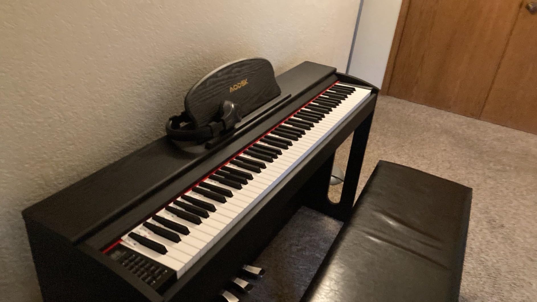 AODSK Weighted keyboard 88-Key Digital Piano with Speakers, Stand & Pedals | Includes Beginner Course, Headphones Jack, Music Stand. Perfect for Student, Home, Daily Practice, Recital, Gift customer photo 1