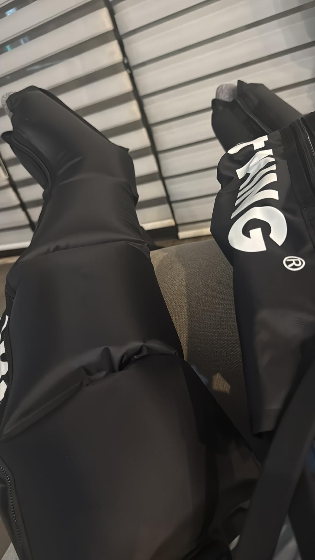 FIT KING Air Compression Recovery System, Full Leg Massager Boots (Large) customer photo 1
