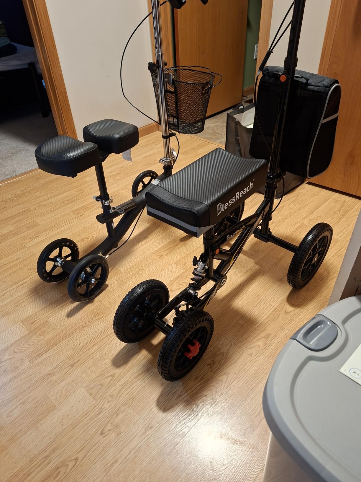 BlessReach Foldable All Terrain Knee Scooter for Adults for Foot Injuries customer photo 1