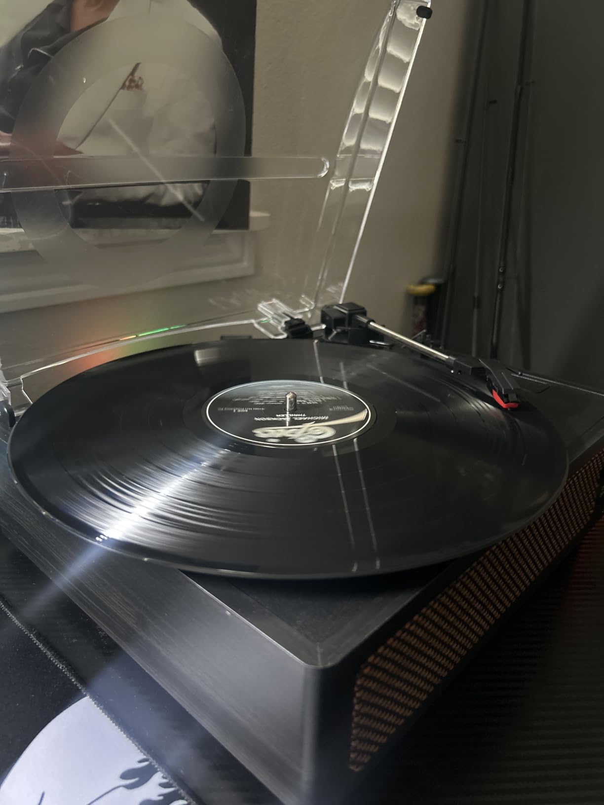Seasonlife® Vinyl Record Player with Speakers,Wood Black Vintage Turntables | All-in-one Beginner LP Players,Retro Old-school Phonograph,Belt-Driven,3-Speed,BT Wireless Input,Headphone,AUX,RCA,Auto Stop customer photo 2