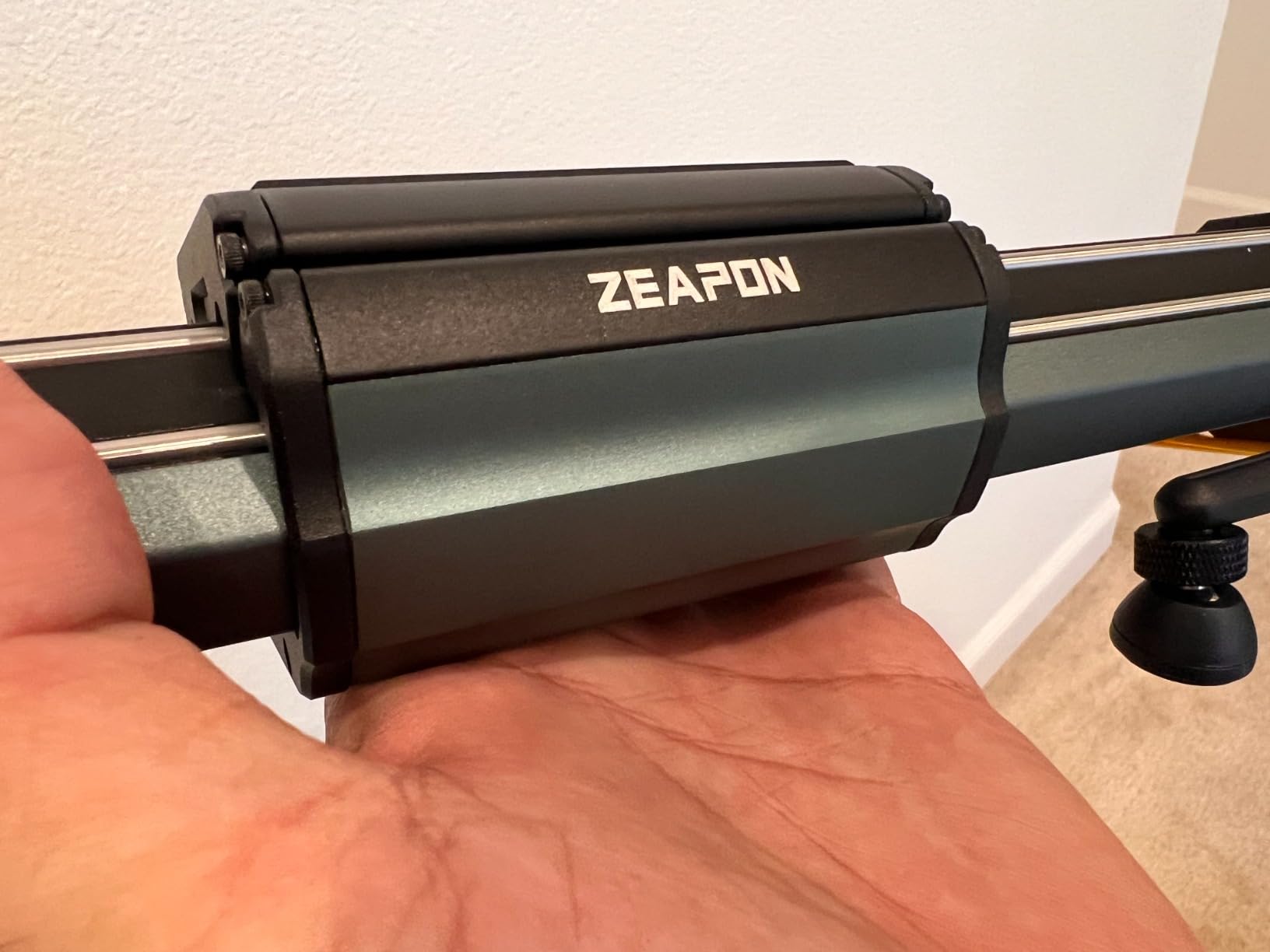 Zeapon Micro 3 E700 Double Distance Motorized Camera Slider, 30''/77cm Travel Distance, Compact Slider with carrying case, Motor Quick Switching, 10-26Lbs Payload and Adjustable Sliding Damping Design customer photo 1