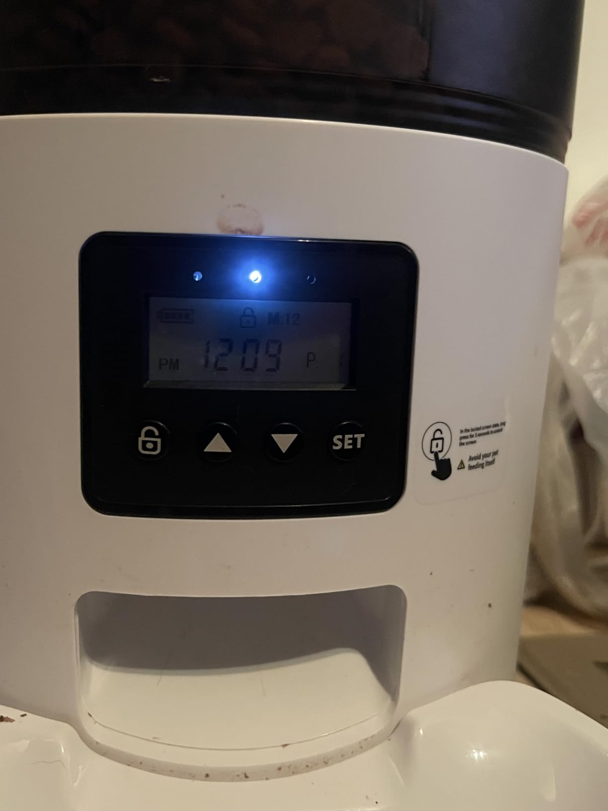 IMIPAW Automatic Cat Feeders, Timed Cat Dry Food Dispenser with Desiccant Bag, Dual Power Supply, Programmable Portion Size, 6 Meals, 20 Portions Per Day, Auto Pet Feeder for Cats and Small Dog, White customer photo 2