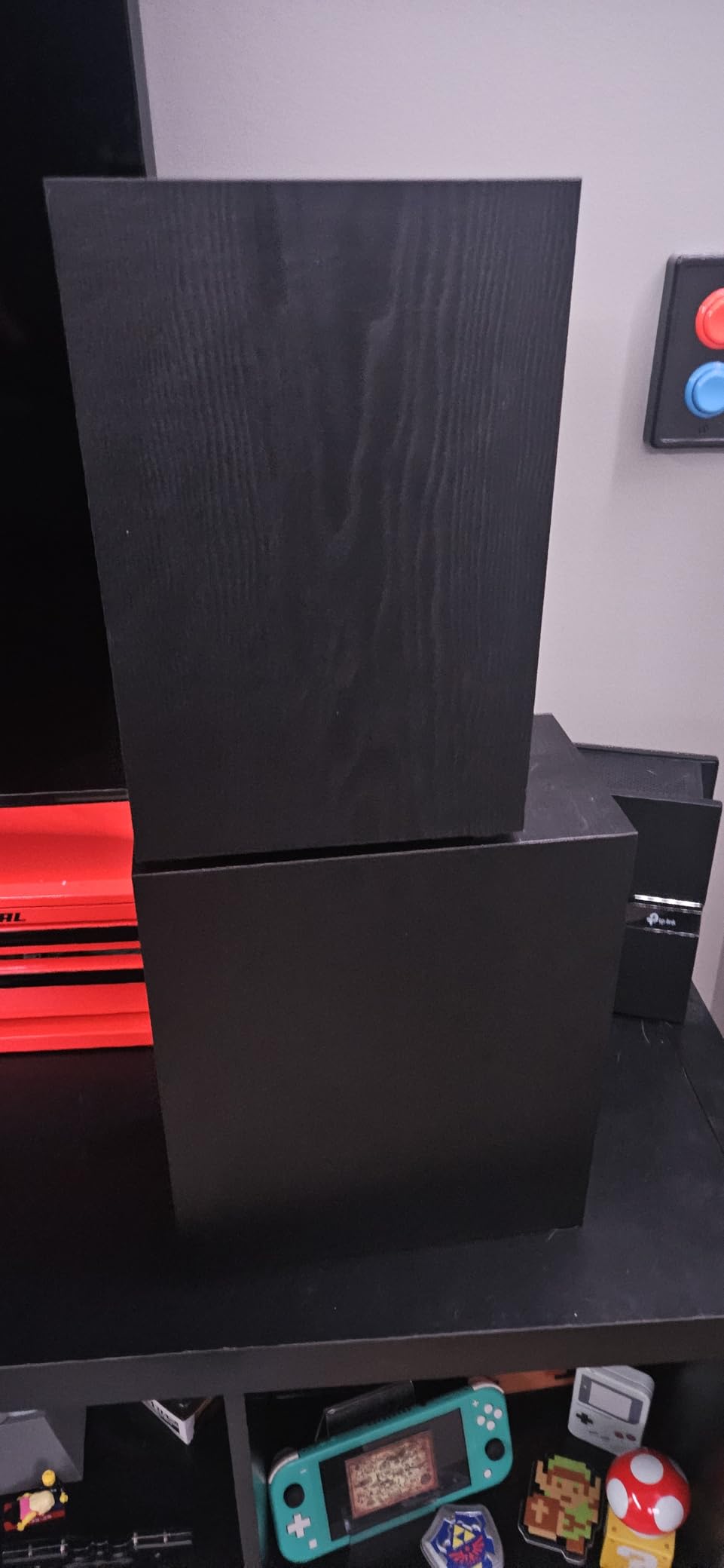 Klipsch Reference R-40PM Powered Bookshelf Speakers - 90-Degree x 90-Degree Tractrix Horn - Linear Travel Suspension - Sleek, Modern Appearance customer photo 1