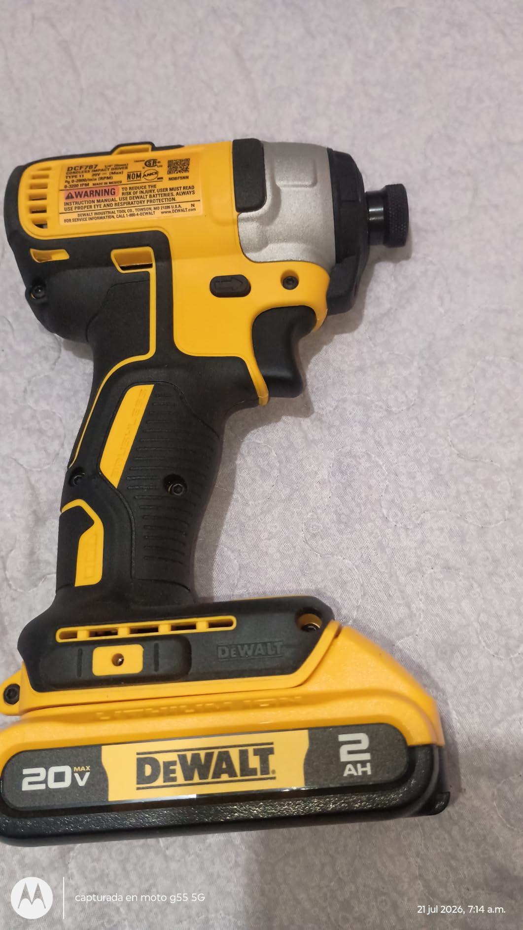 DEWALT 20V MAX Impact Driver, 1/4 Inch, Battery and Charger Included (DCF787D1) customer photo 2