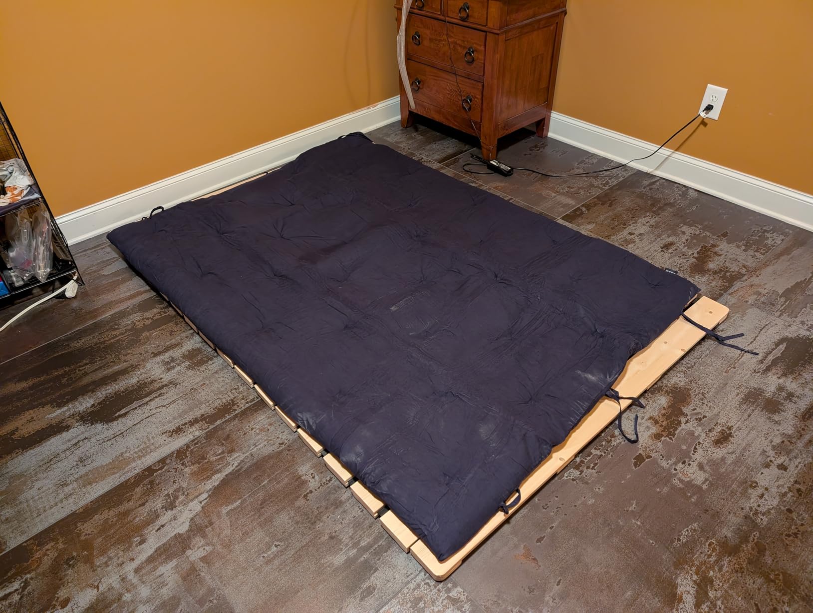 Foldable Floor Bed Frame, Breathable Wooden Roll-Up Slats Base for Japanese Futon Mattress, Low Profile Sleep Bedding (Queen) customer photo 2