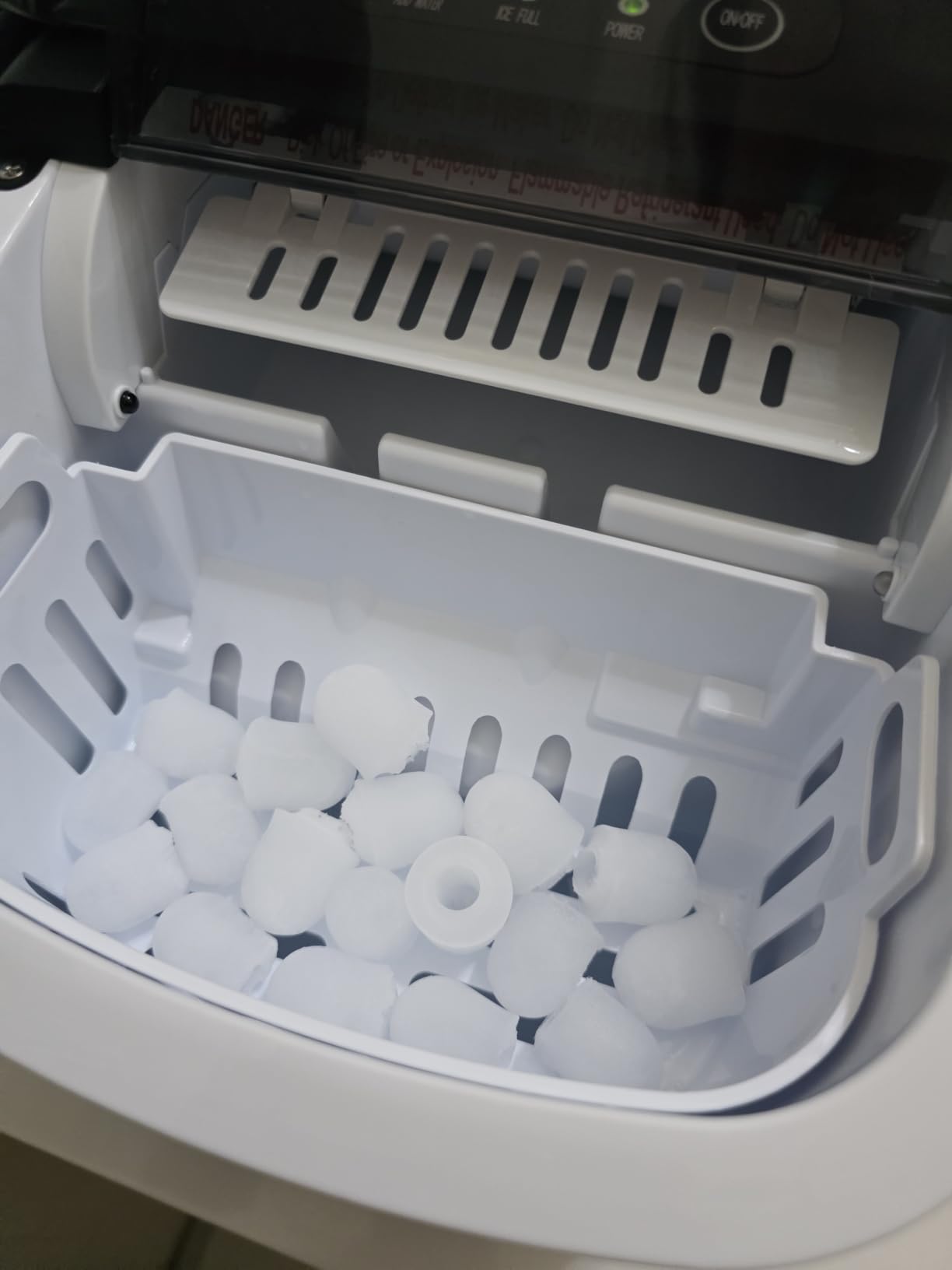 EUHOMY Countertop Ice Maker Machine with Handle, 26lbs in 24Hrs, 9 Ice Cubes Ready in 6 Mins, Auto-Cleaning Portable Ice Maker with Basket and Scoop, for Home/Kitchen/Camping/RV. (Black) customer photo 2