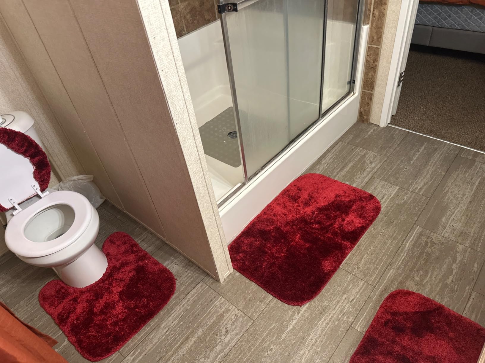 Garland Rug Traditional Nylon Washable Medium Gray 4 Piece Set - Lid, Contour, 2 Bath Rugs - Soft, Absorbent, and Stylish for Your Bathroom customer photo 2