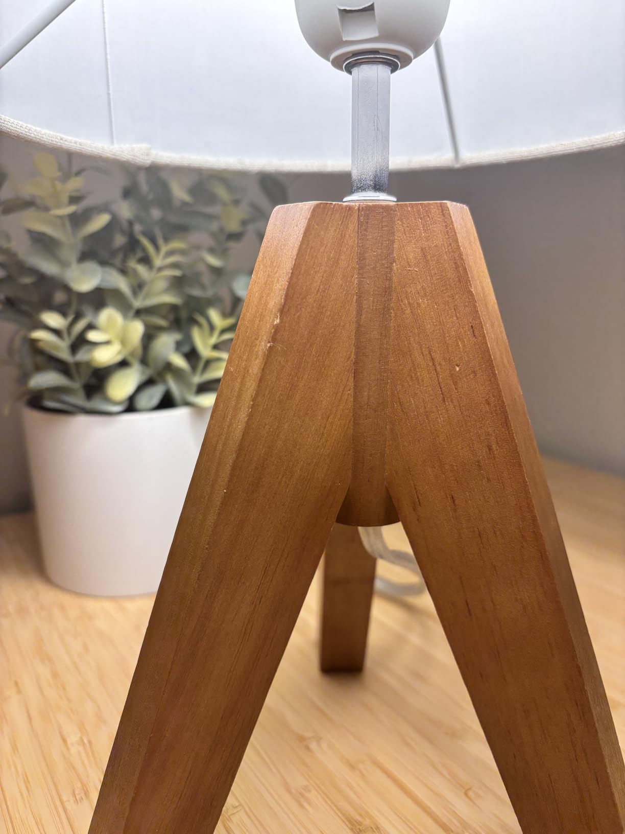EDISHINE Tripod Table Lamp, Small Cute Bedside Lamp, 14.2 Inch, E26 Base | Light Brown Wooden Base, Linen Beige Lampshade, Nightstand Lamp for Nursery, Bedroom, Kid Room, Living Room customer photo 1