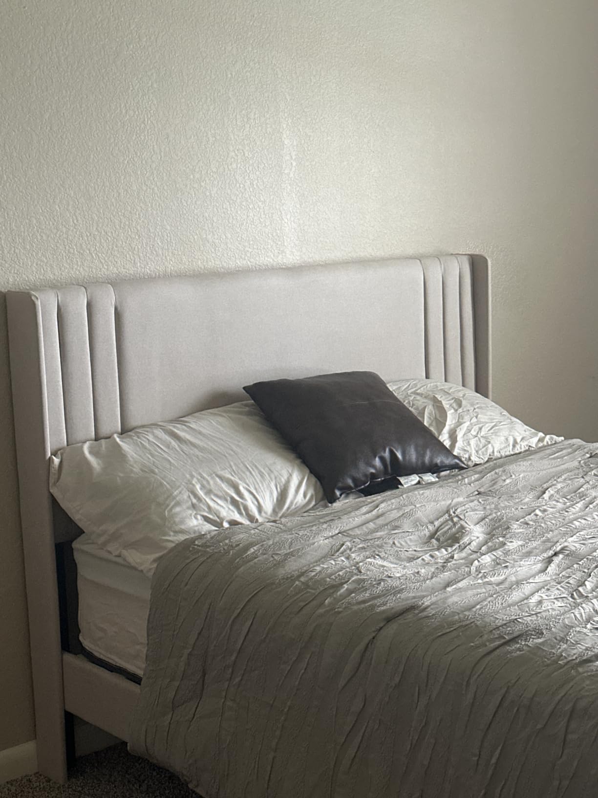 Gizoon Queen Bed Frame with Wingback Headboard, Upholstered Platform Bed customer photo 1