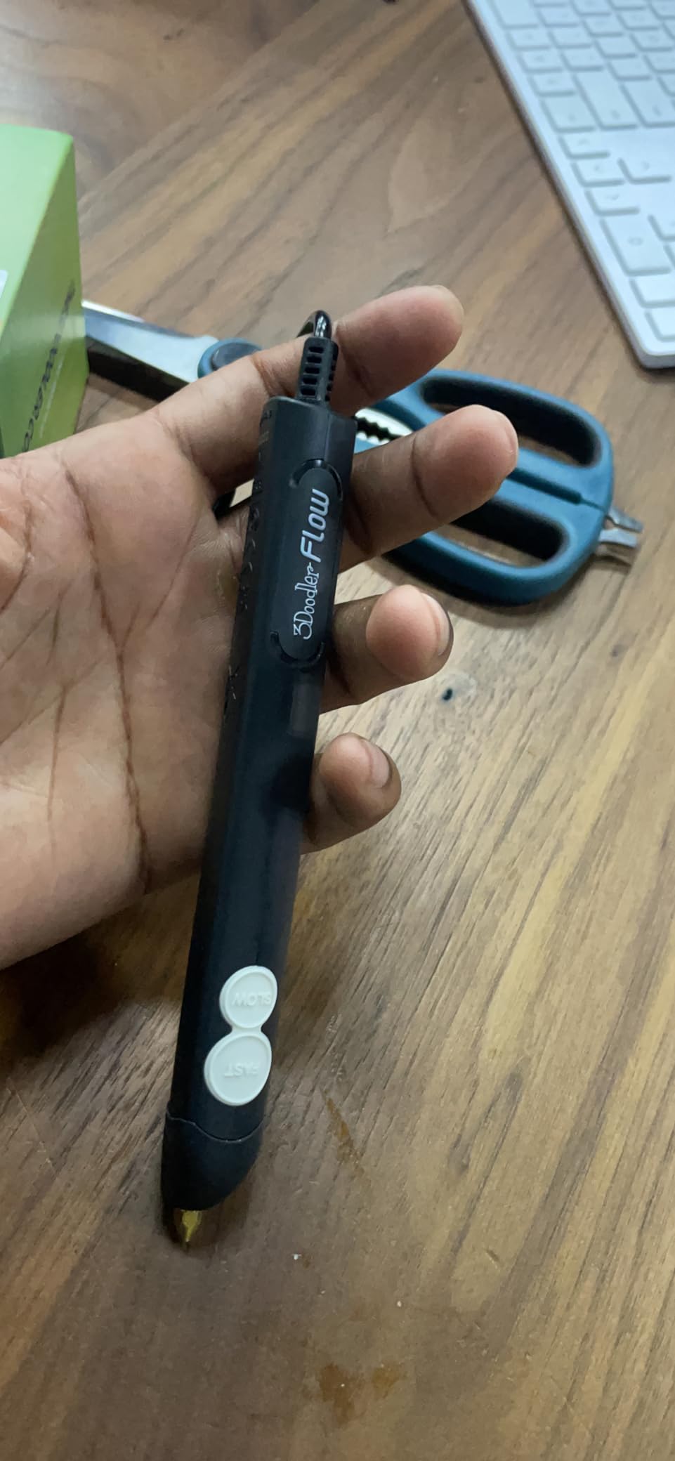 3Doodler Flow 3D Printing Pen for Teens, Adults & Creators – Black, with Free Refill Filaments, Stencil Book & Guide, 3.1 x 10.74 x 4.44 inches customer photo 1