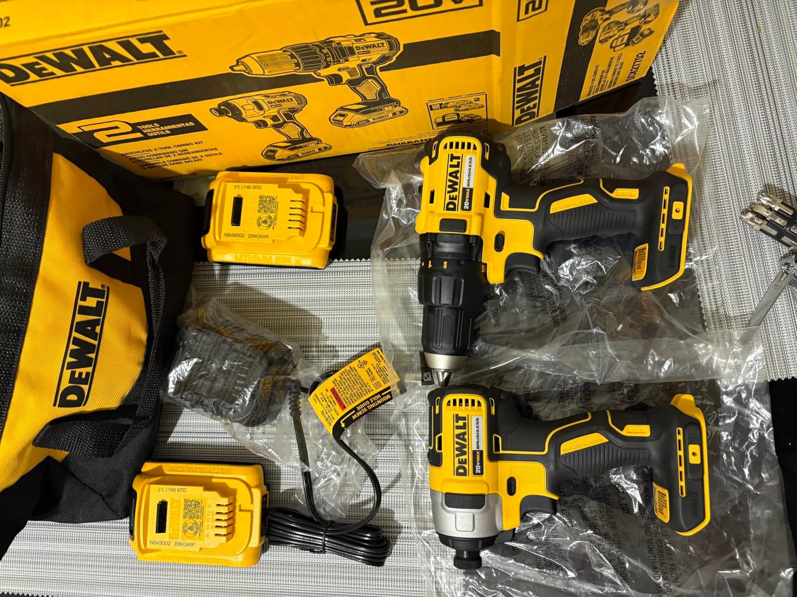 DEWALT 20V MAX Cordless Drill and Impact Driver, Power Drill Brushless 2-Tool Power Tool Combo Kit, Includes 2 Batteries, Charger and Bag (DCK277D2) customer photo 1