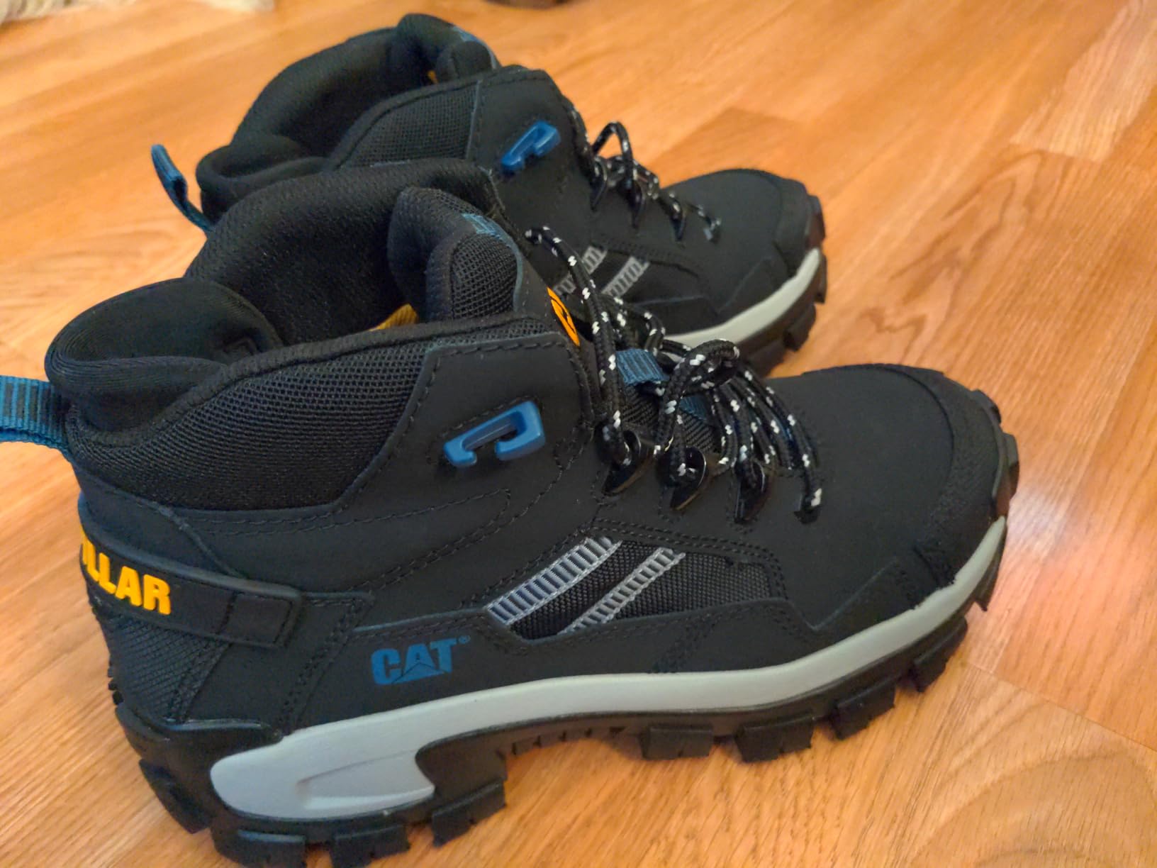 Cat Footwear Men's Invader Mid Vent Ct customer photo 1