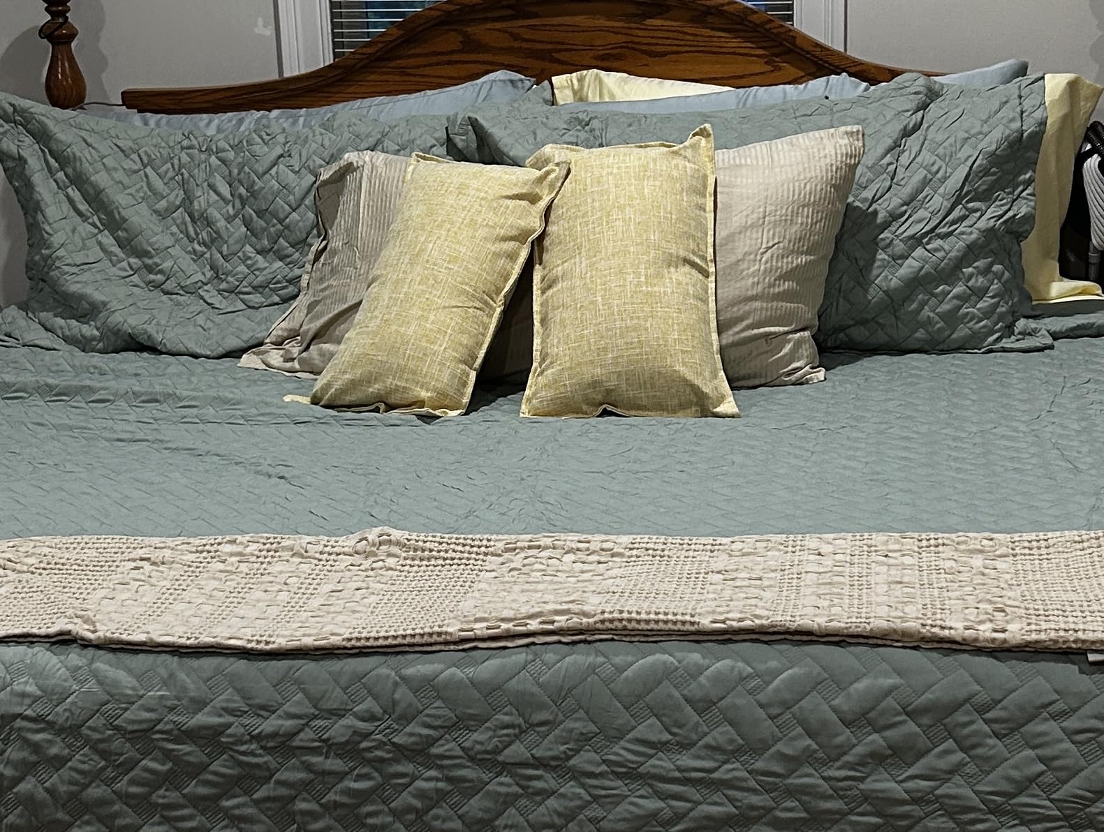 Bedsure Quilts Queen Size, Lightweight Comforter Set, Light Grey Bedspread | Coverlet, Basket Weave, All-Season Comfort, Skin-Friendly Soft, Breathable, Machine Washable, 90